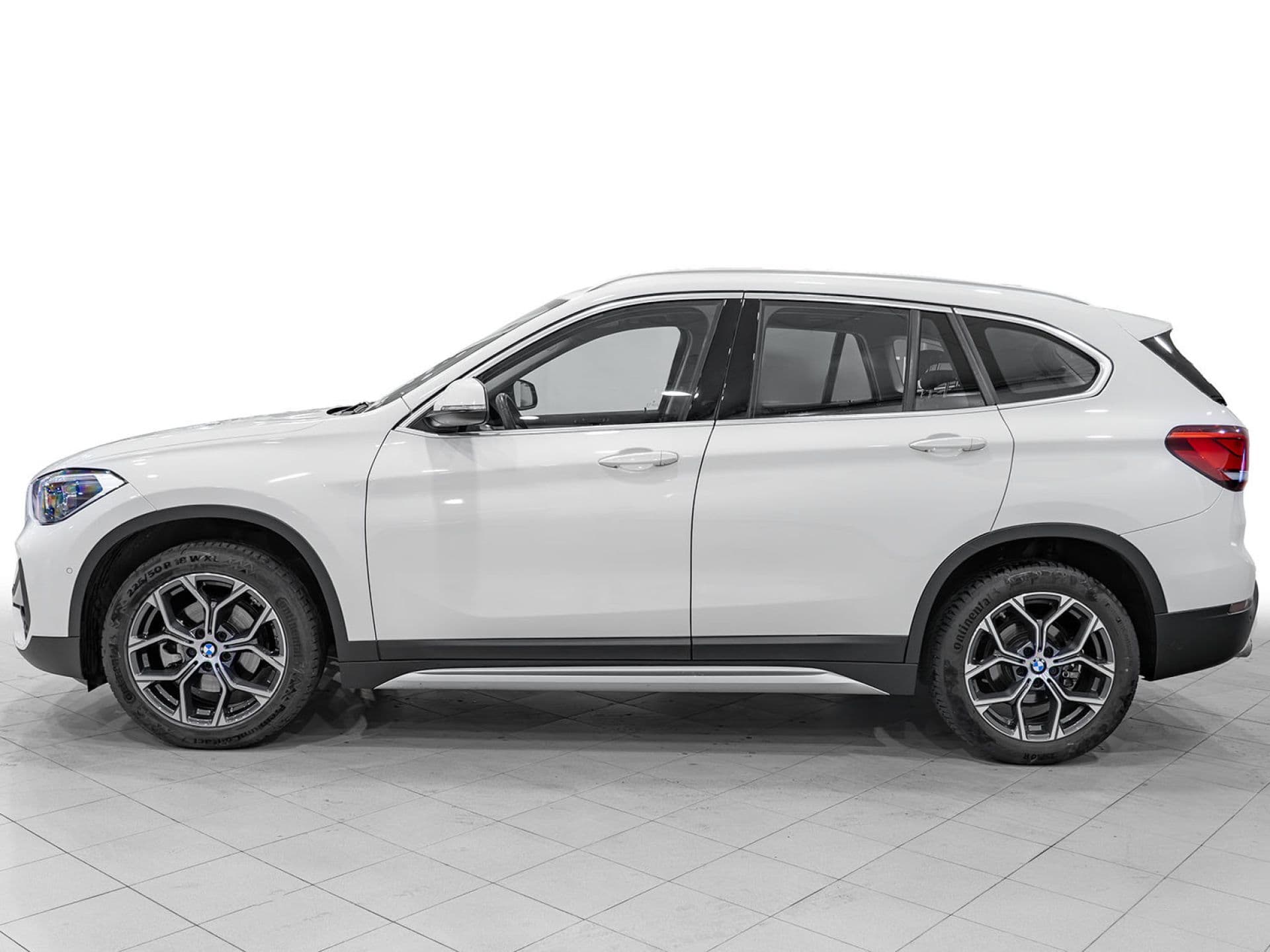 BMW X1 sDrive18d, color Alpinweiß (sólido), 2022, foto 3 de 12