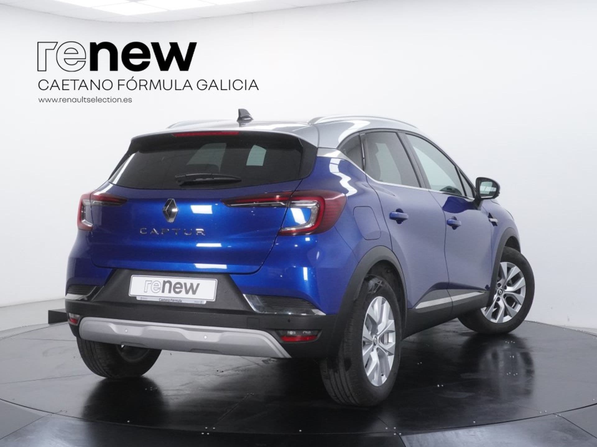 Renault Captur Zen TCe 90, color Azul Rayo (metalizado) + techo Gris Highland, 2022, foto 2 de 6