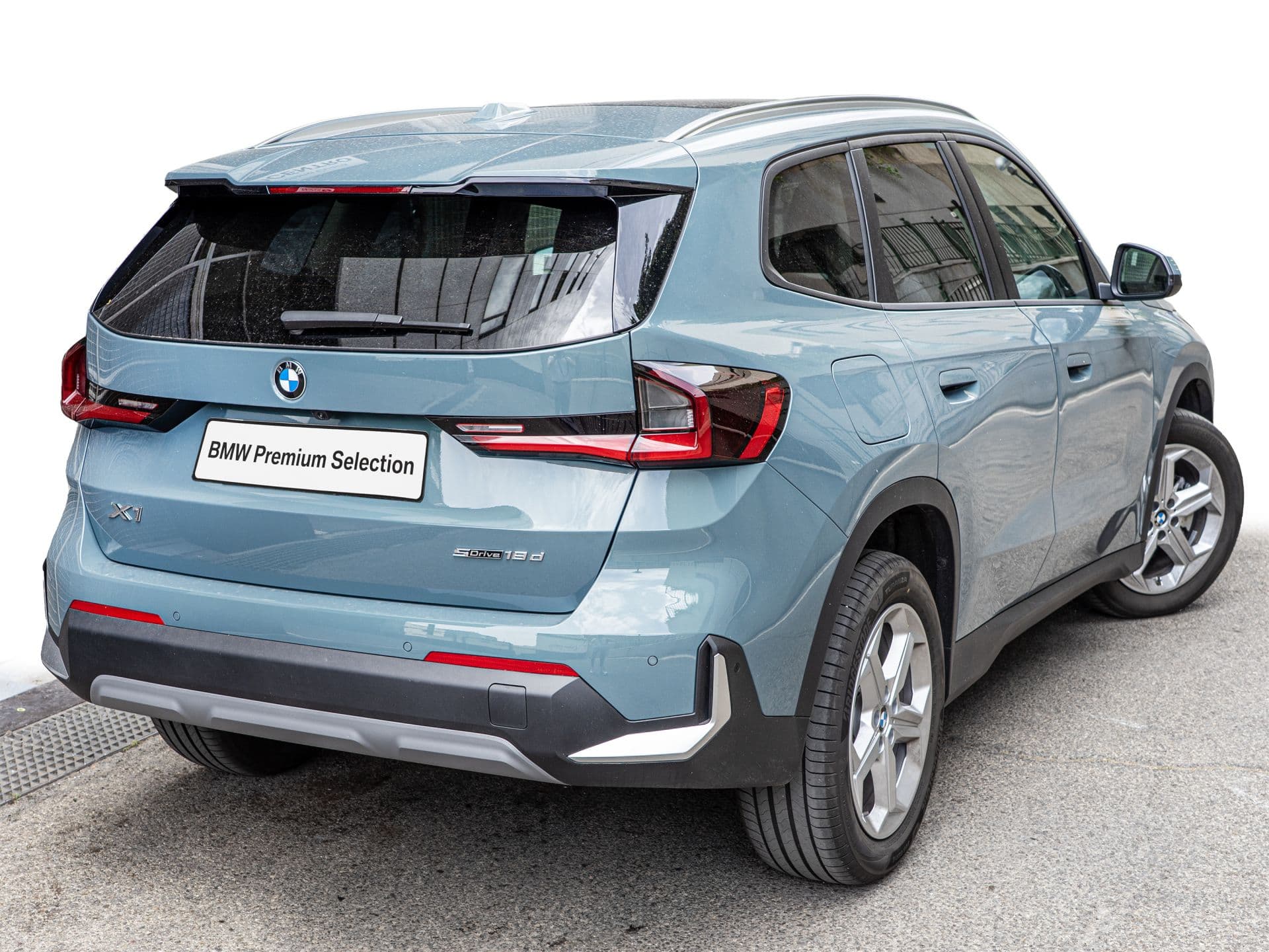 BMW X1 sDrive18d, color Estoril Blau (metalizado), 2024, foto 4 de 12