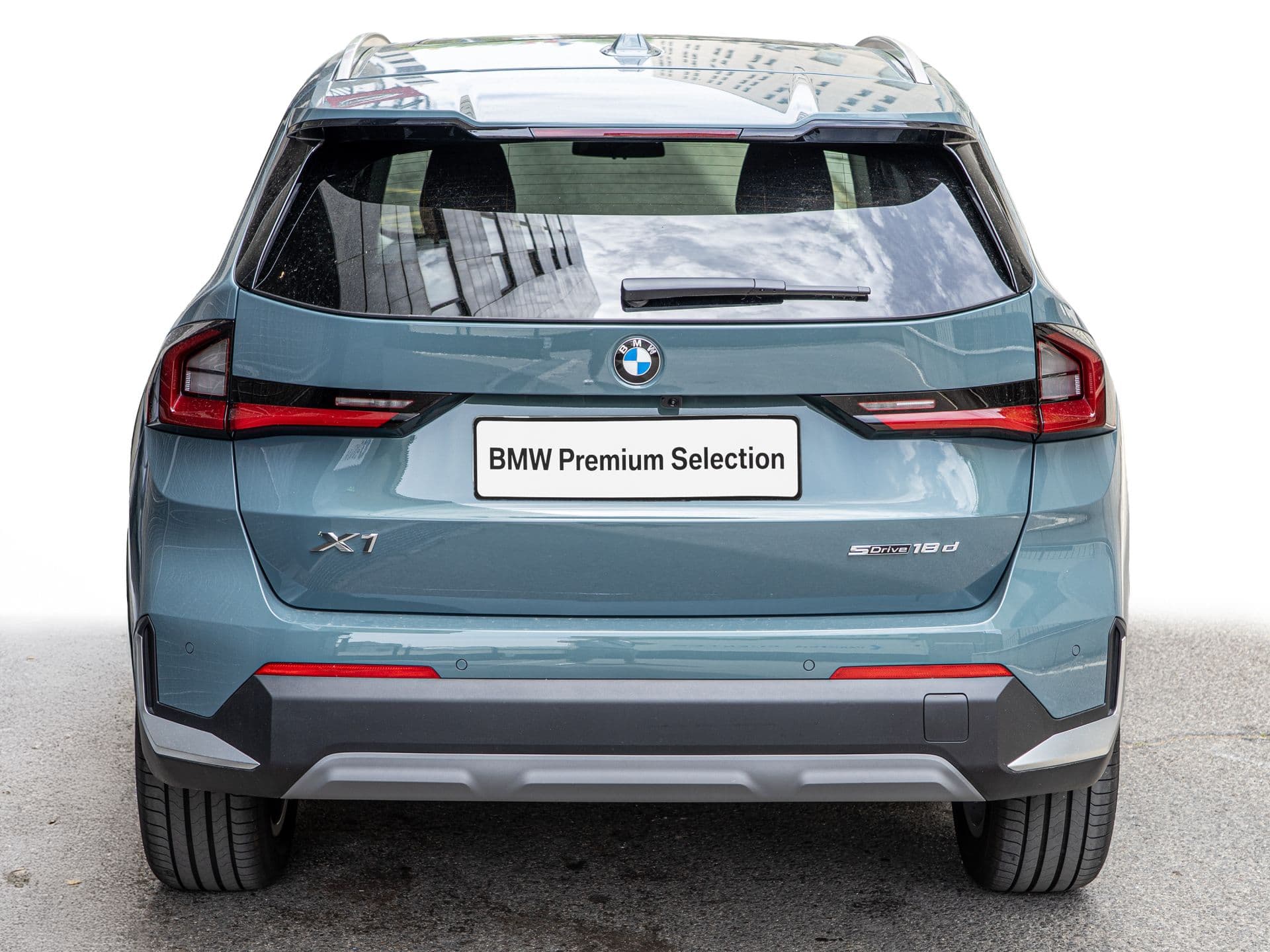 BMW X1 sDrive18d, color Estoril Blau (metalizado), 2024, foto 5 de 12