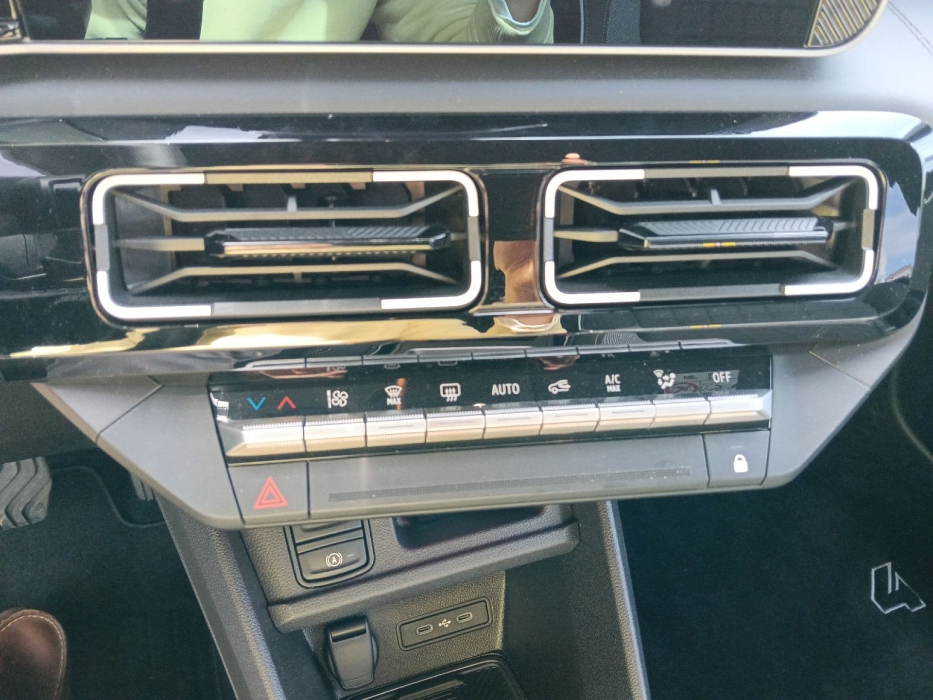 Renault 4 E-Tech – foto 12