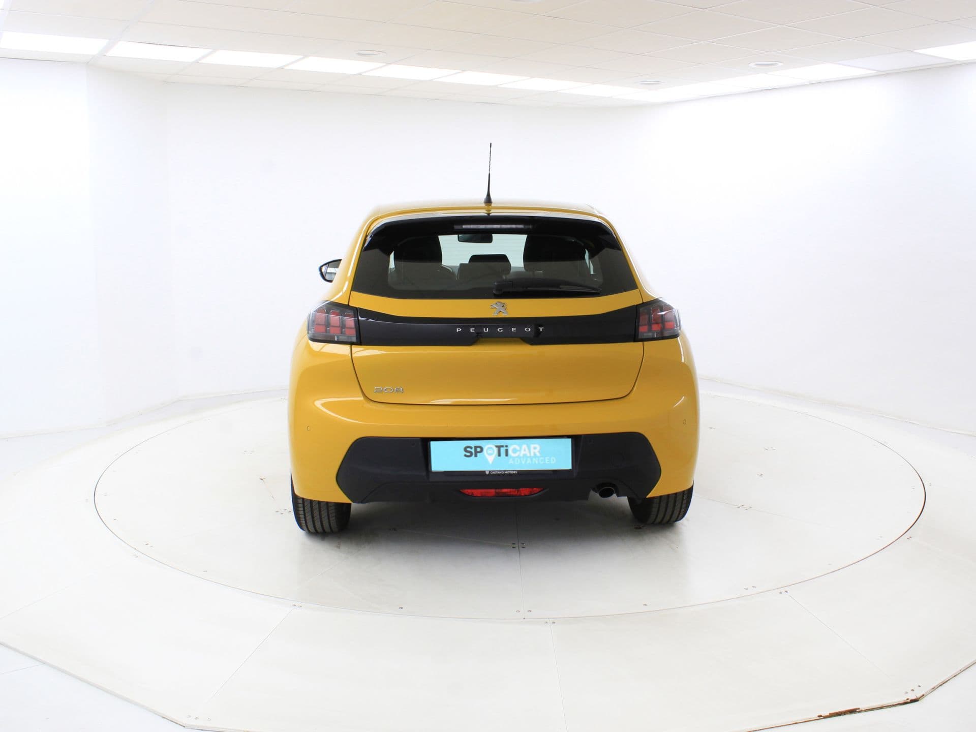 Peugeot 208 BlueHDi 73kW (100CV) Active Pack, color Amarillo Faro (metalizado), 2022, foto 6 de 6