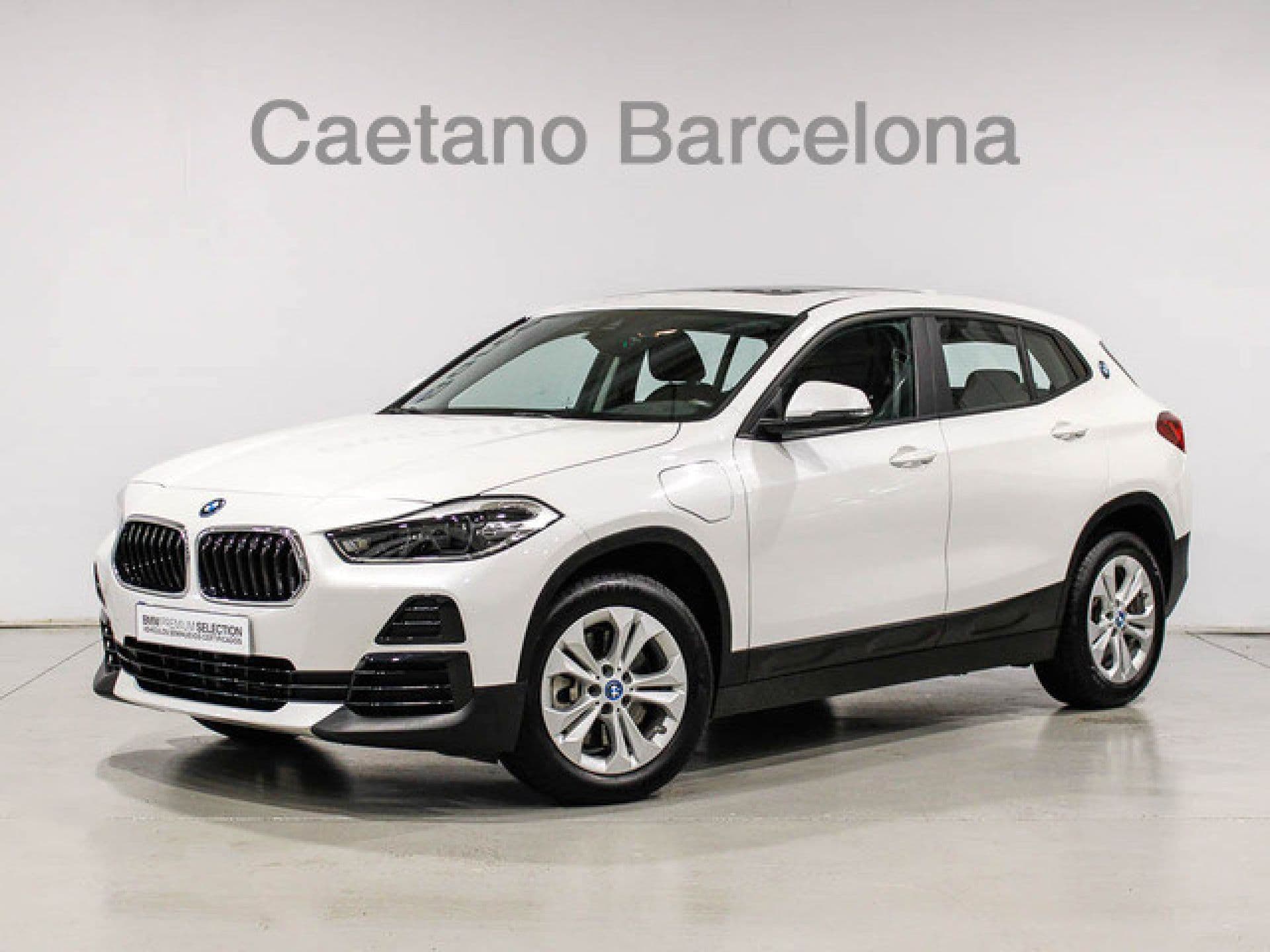 BMW X2 xDrive25e Auto, color Mineralweiß (metalizado), 2023, foto 1 de 8