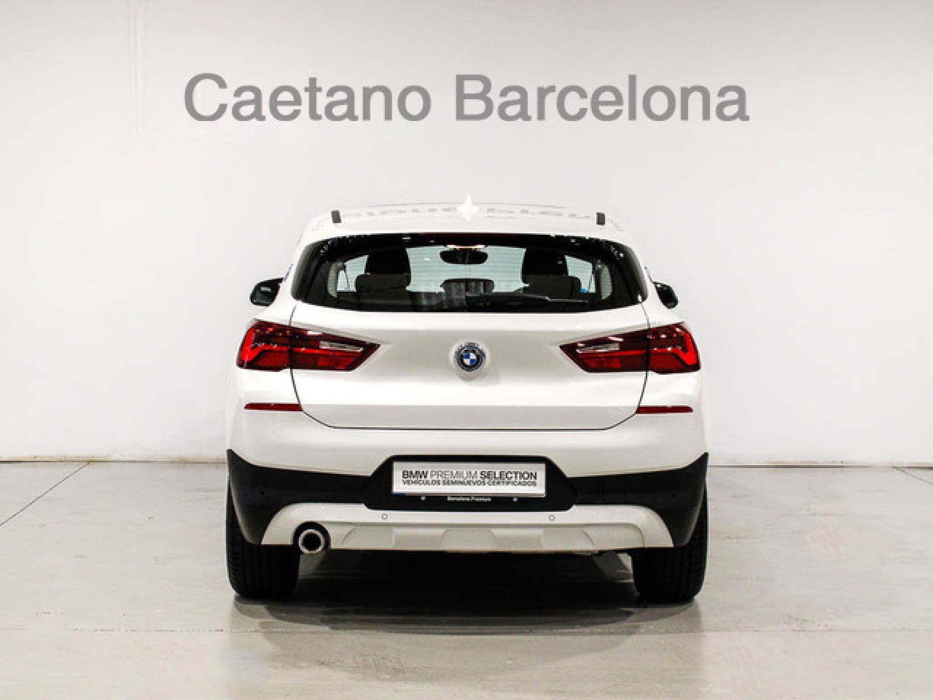 BMW X2 xDrive25e Auto, color Mineralweiß (metalizado), 2023, foto 5 de 8