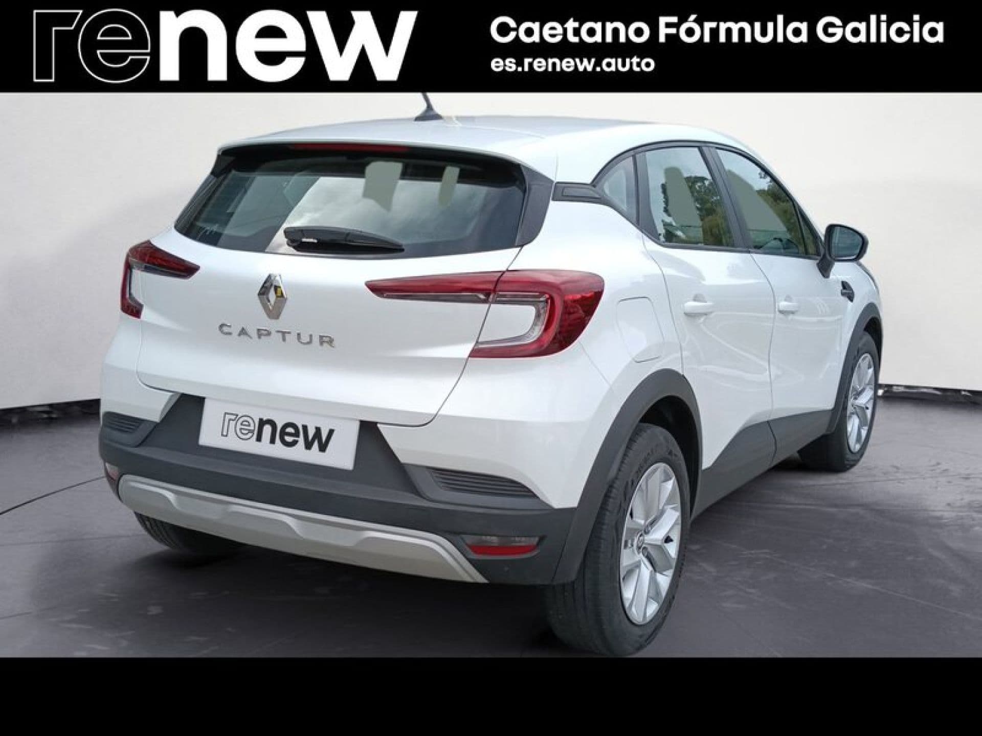 Renault Captur Intens TCe 74kW (100CV) GLP, color Blanco Nacarado (metalizado), 2022, foto 2 de 6