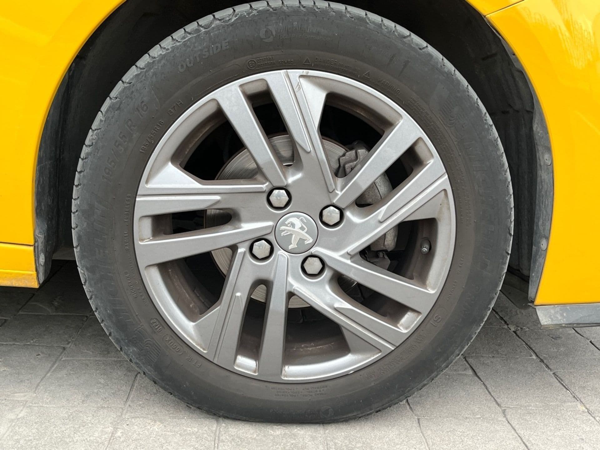 Peugeot 208 – foto 8
