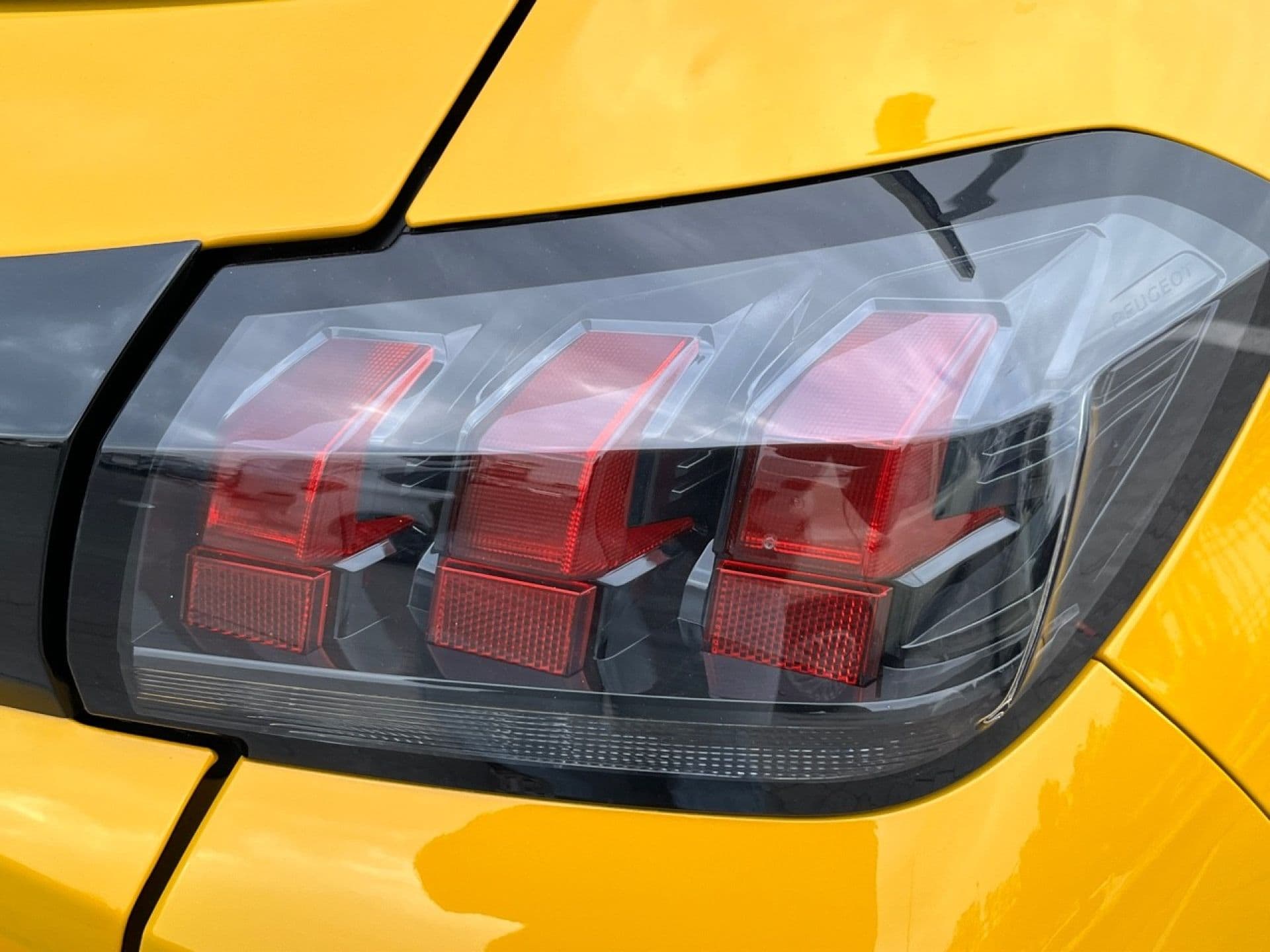 Peugeot 208 – foto 10