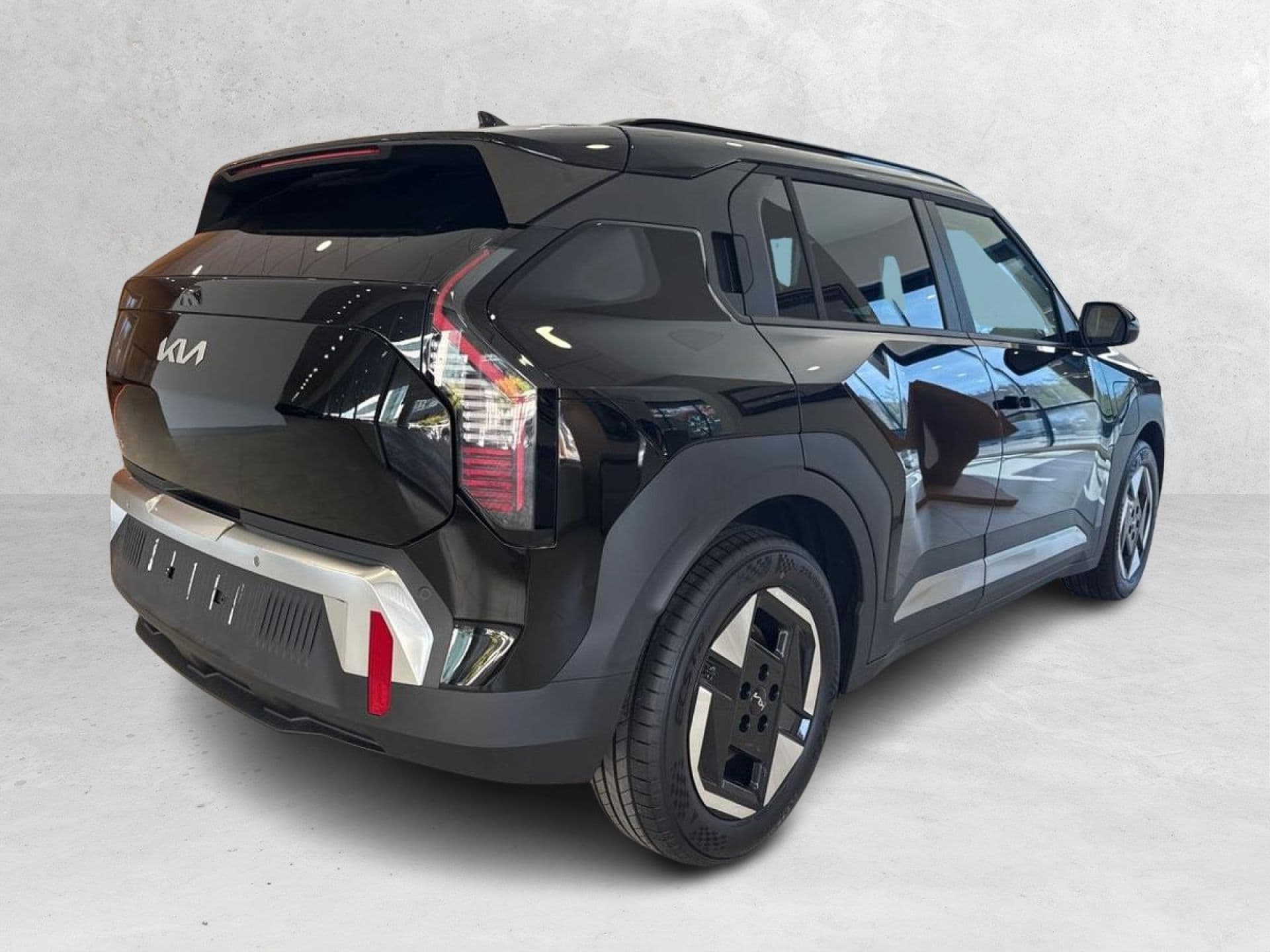 Kia EV3 Earth Long Range, color Aurora Black Pearl (metalizada), 2025, foto 6 de 8