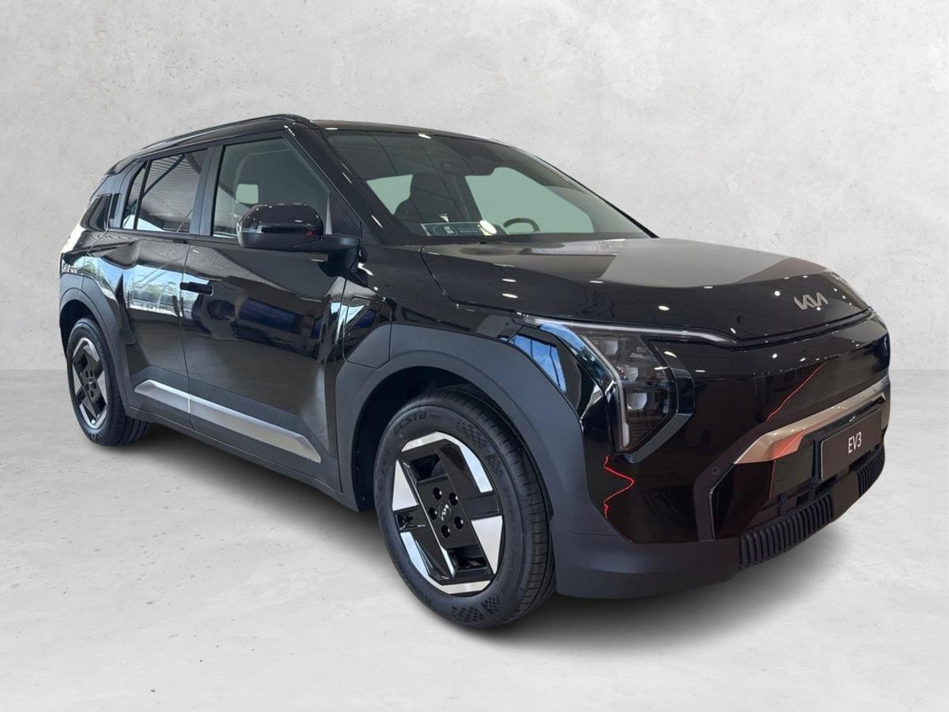 Kia EV3 Earth Long Range, color Aurora Black Pearl (metalizada), 2025, foto 3 de 8