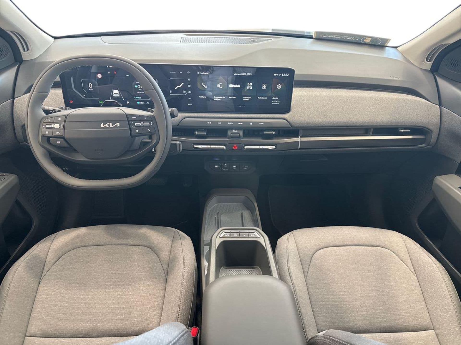 Kia EV3 Earth Long Range, color Aurora Black Pearl (metalizada), 2025, foto 8 de 8