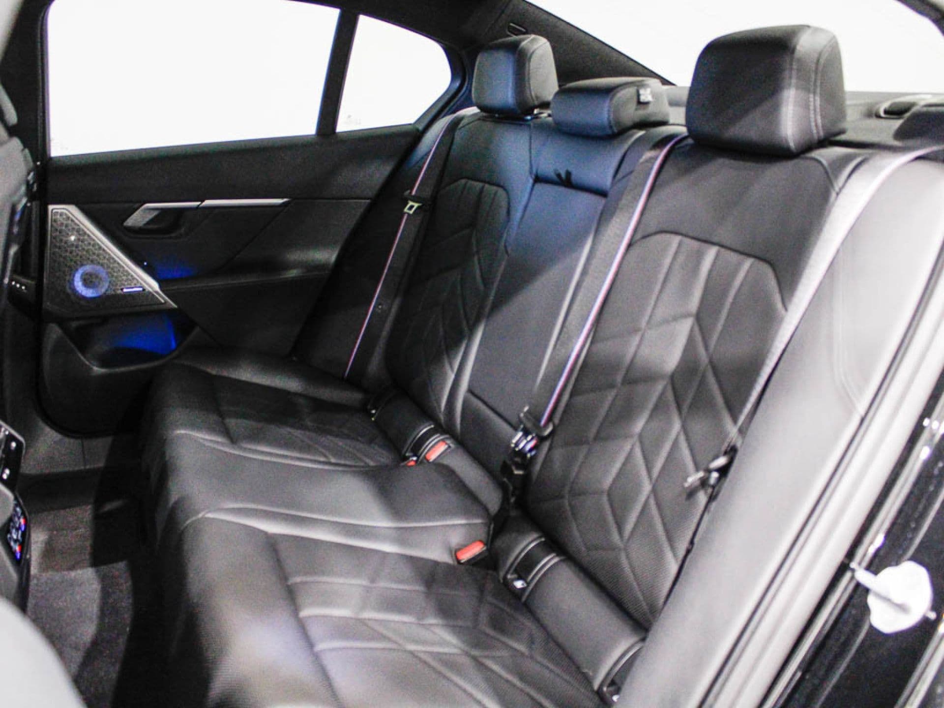 BMW i5 – foto 9