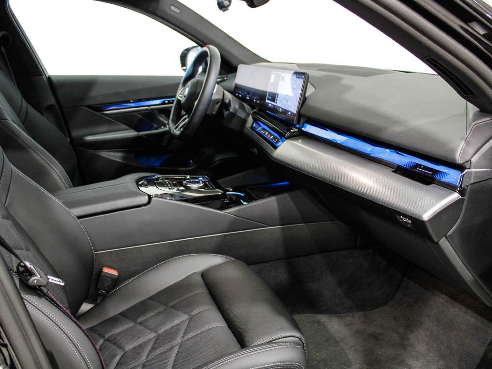 BMW i5 – foto 18
