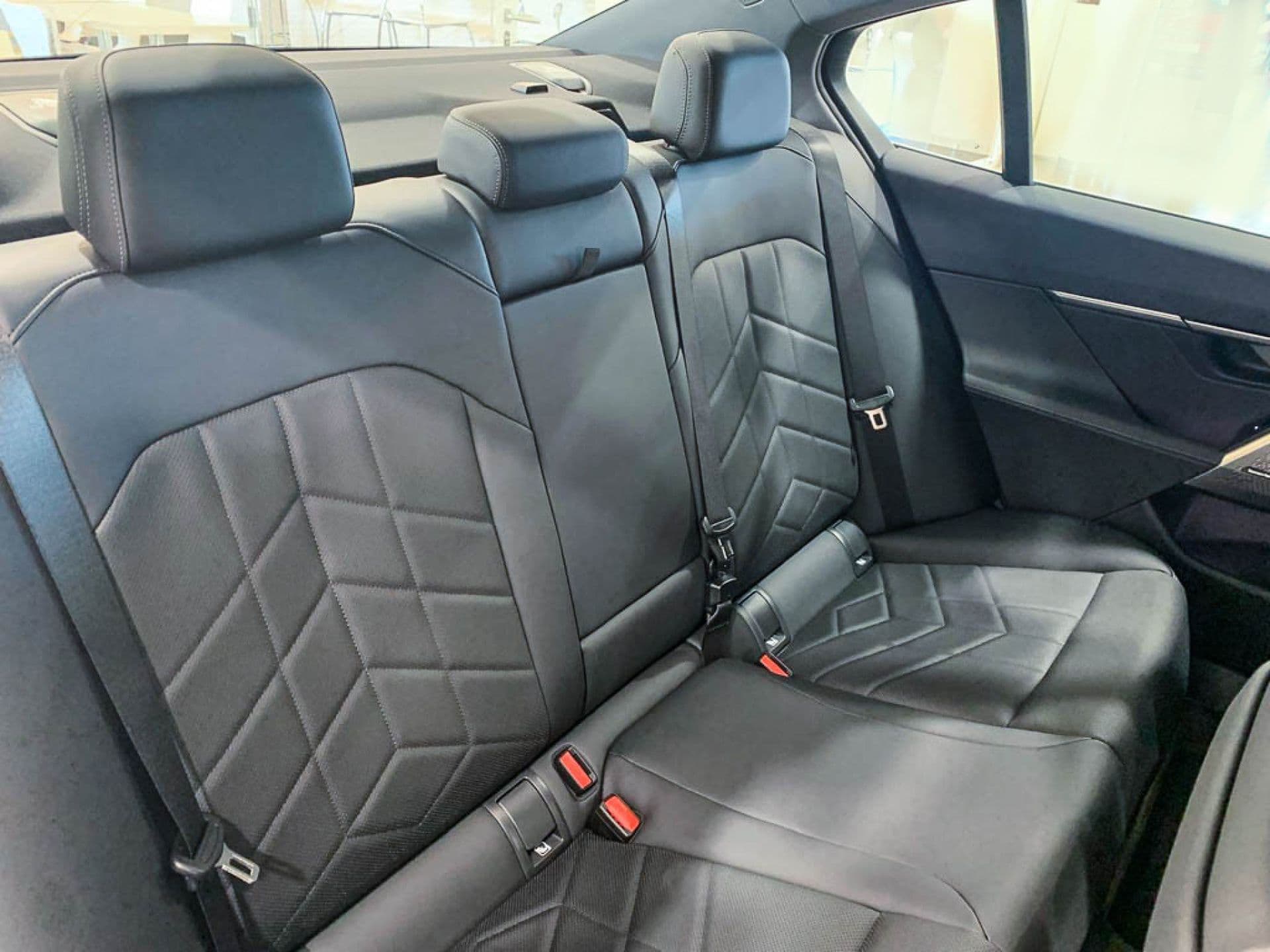 BMW i5 – foto 9
