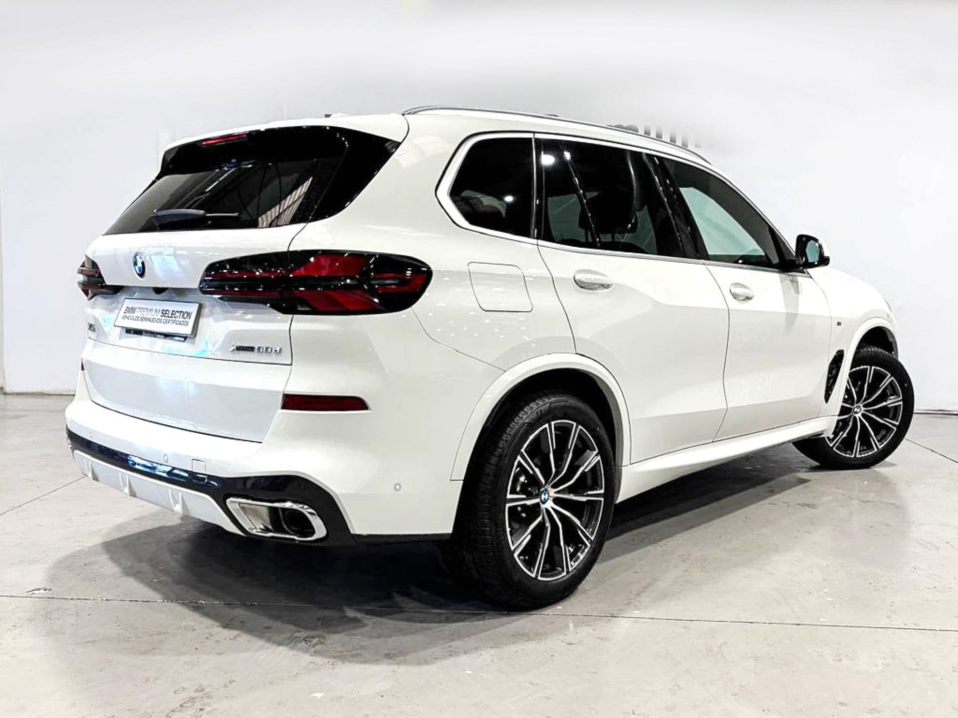 BMW X5 xDrive30d, color Alpinweiss sólido, 2026, foto 4 de 8