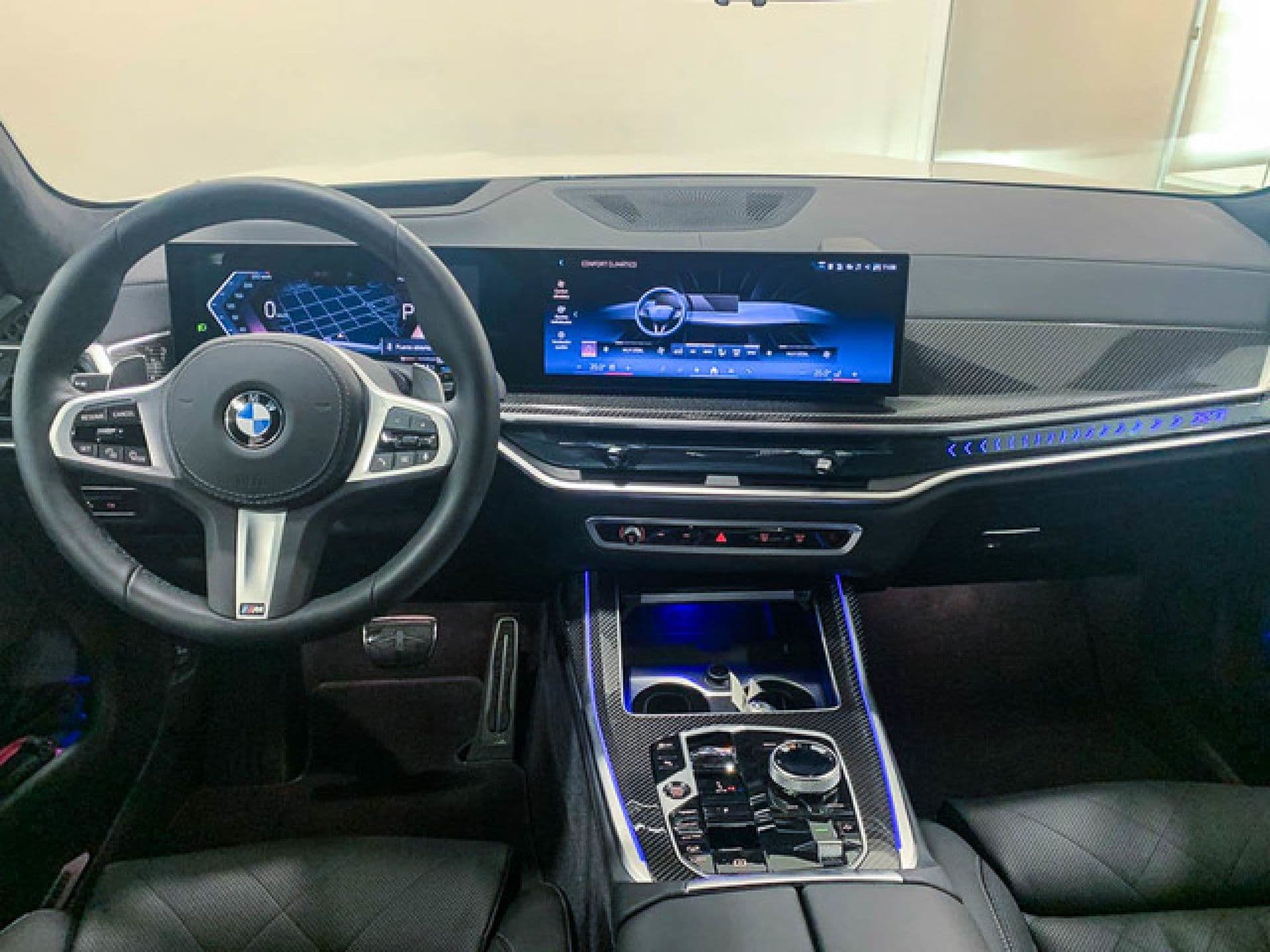 BMW X7 xDrive40d, color Alpinweiss sólida, 2026, foto 7 de 8