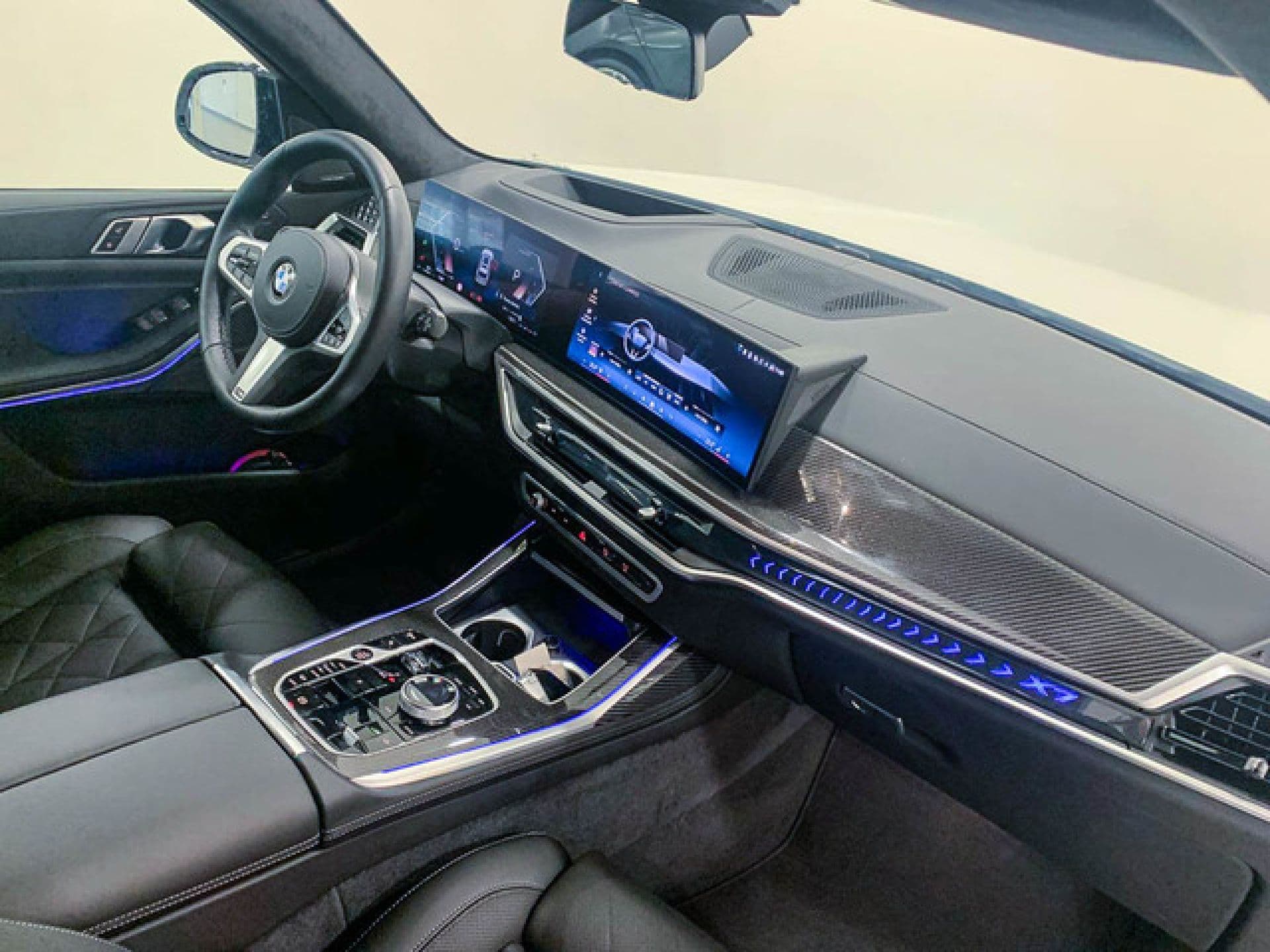 BMW X7 xDrive40d, color Alpinweiss sólida, 2026, foto 8 de 8