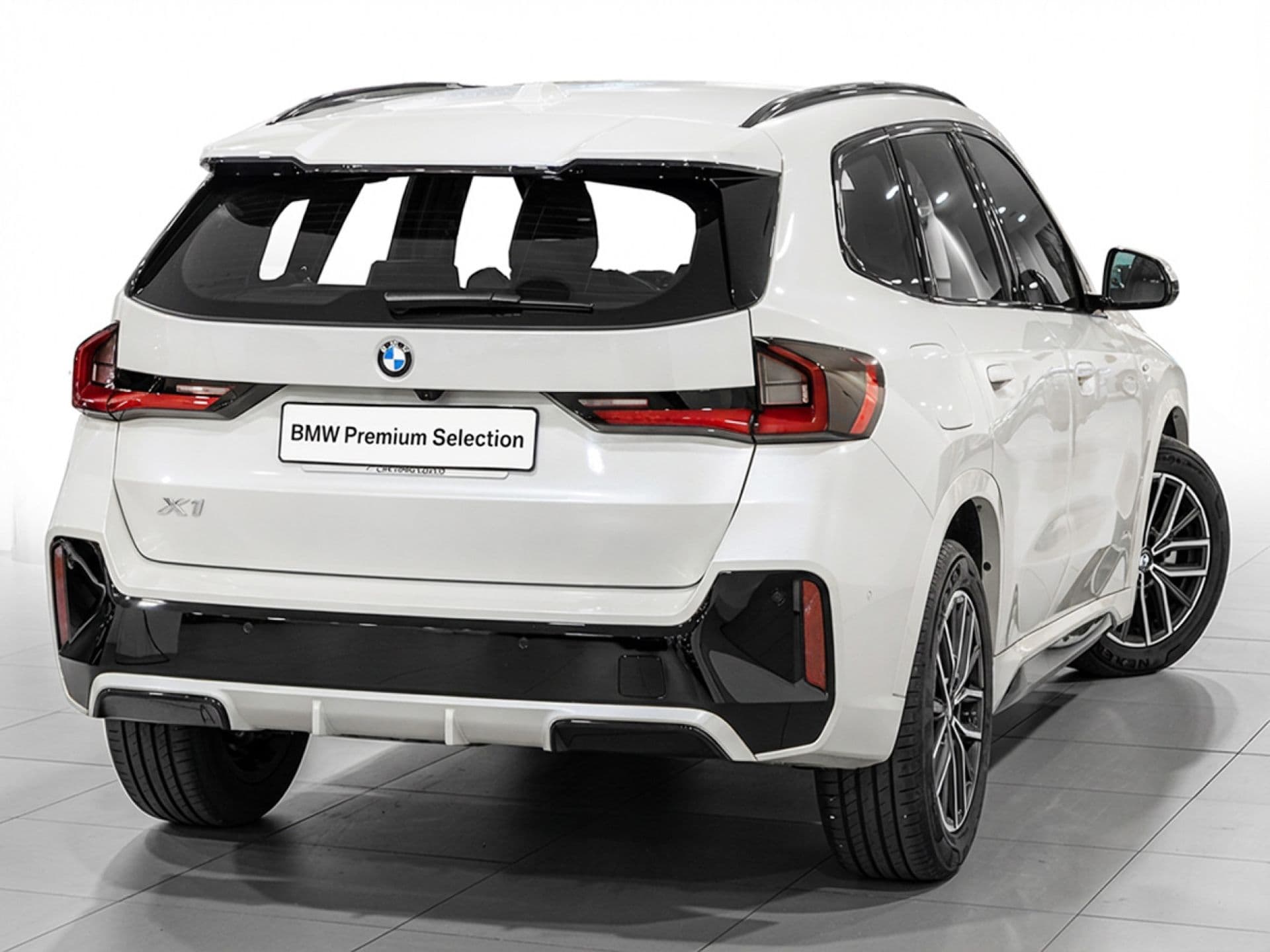 BMW X1 xDrive25e, color Alpinweiß (sólido), 2025, foto 4 de 12