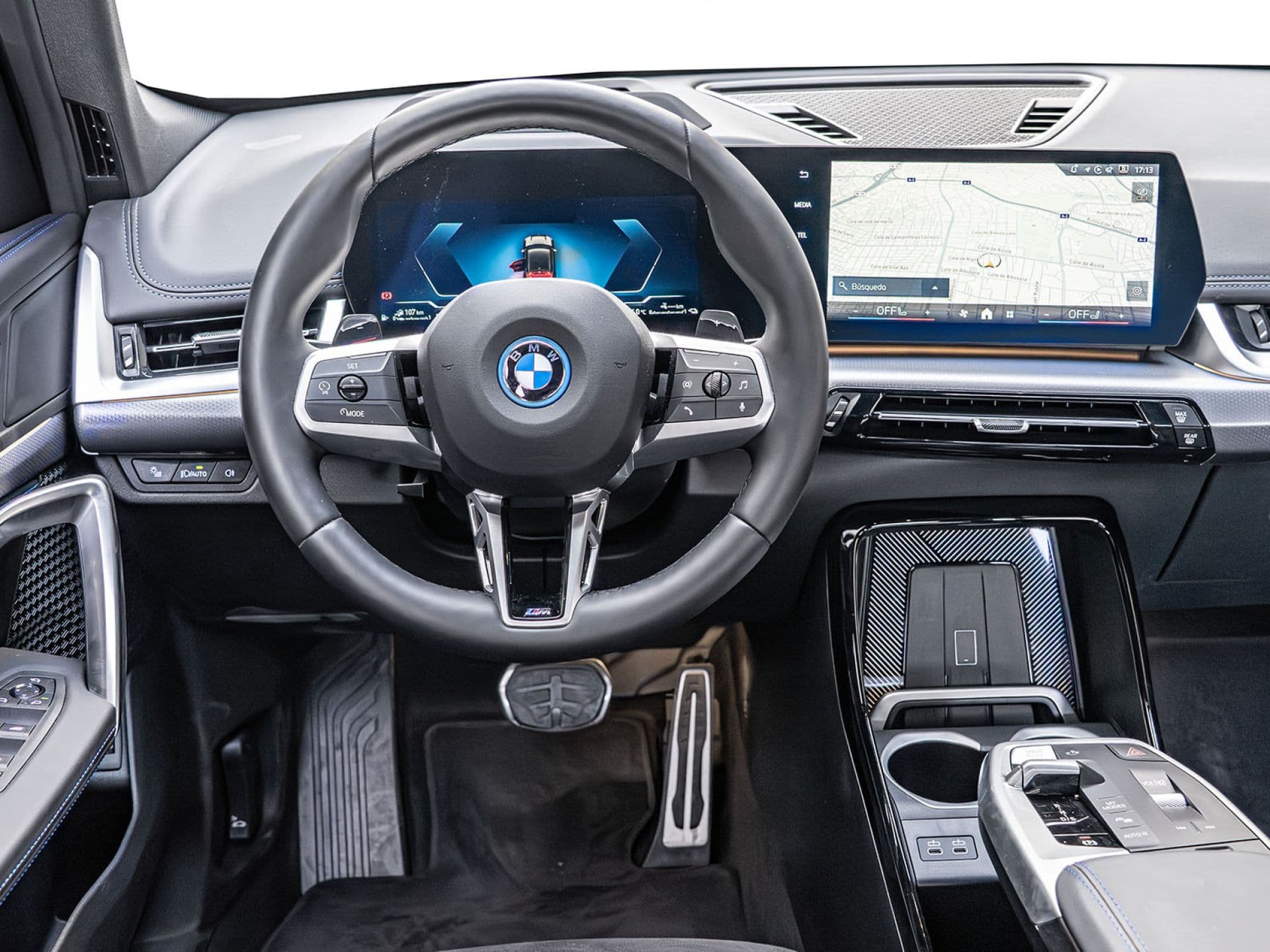 BMW X1 xDrive25e, color Alpinweiß (sólido), 2025, foto 7 de 12