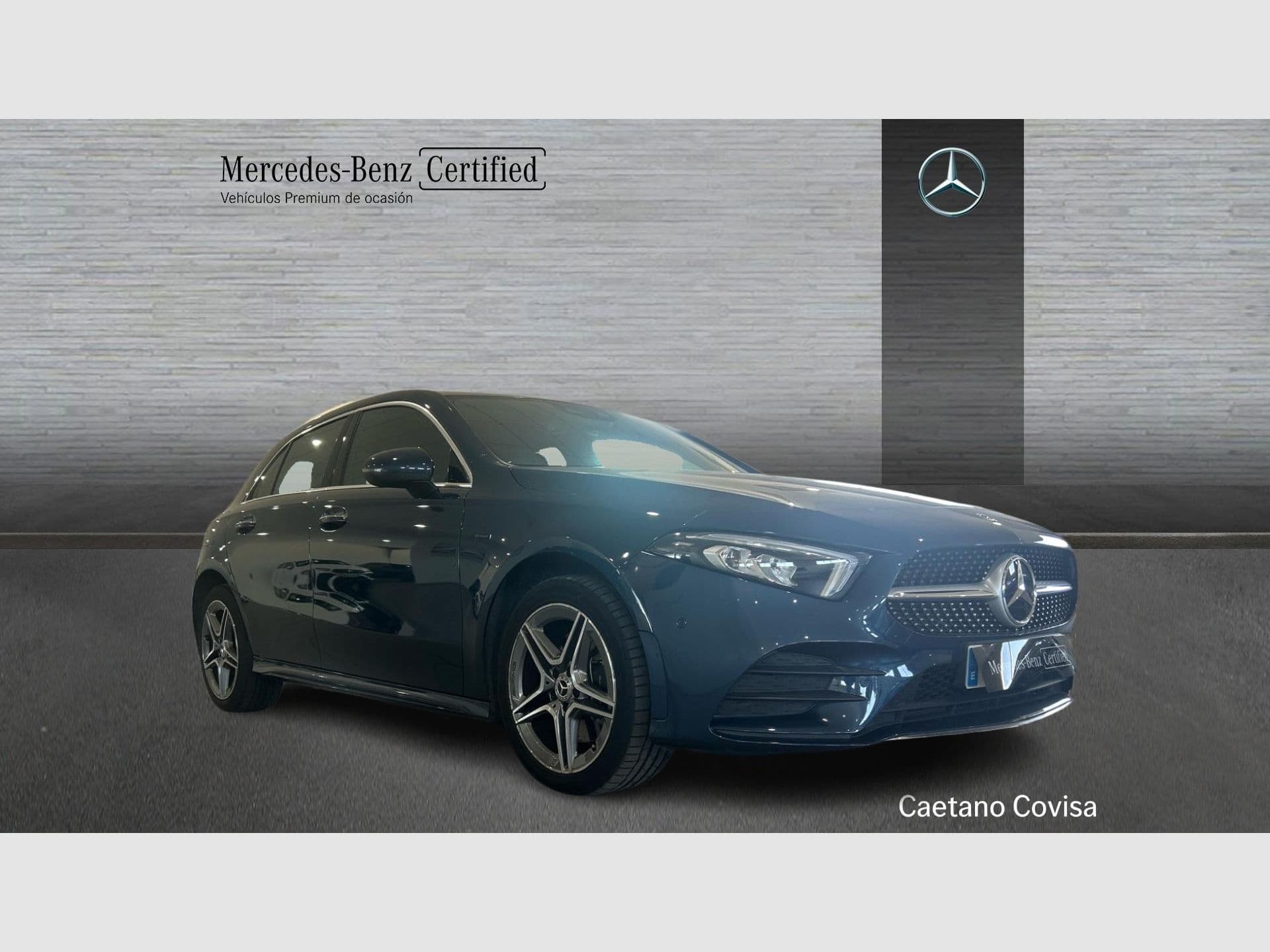 Mercedes-Benz Clase A 250 e, color azul denim metalizado, 2020, foto 3 de 8