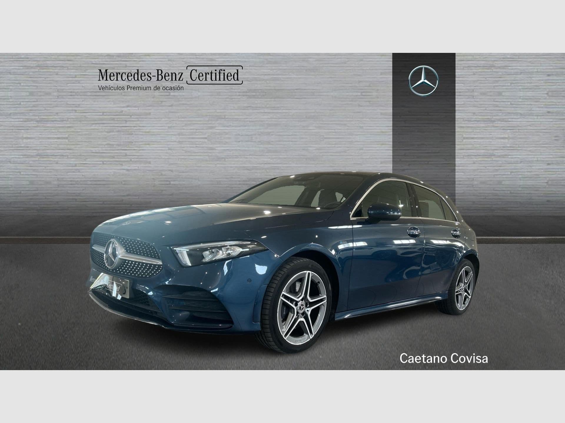 Mercedes-Benz Clase A 250 e, color azul denim metalizado, 2020, foto 1 de 8