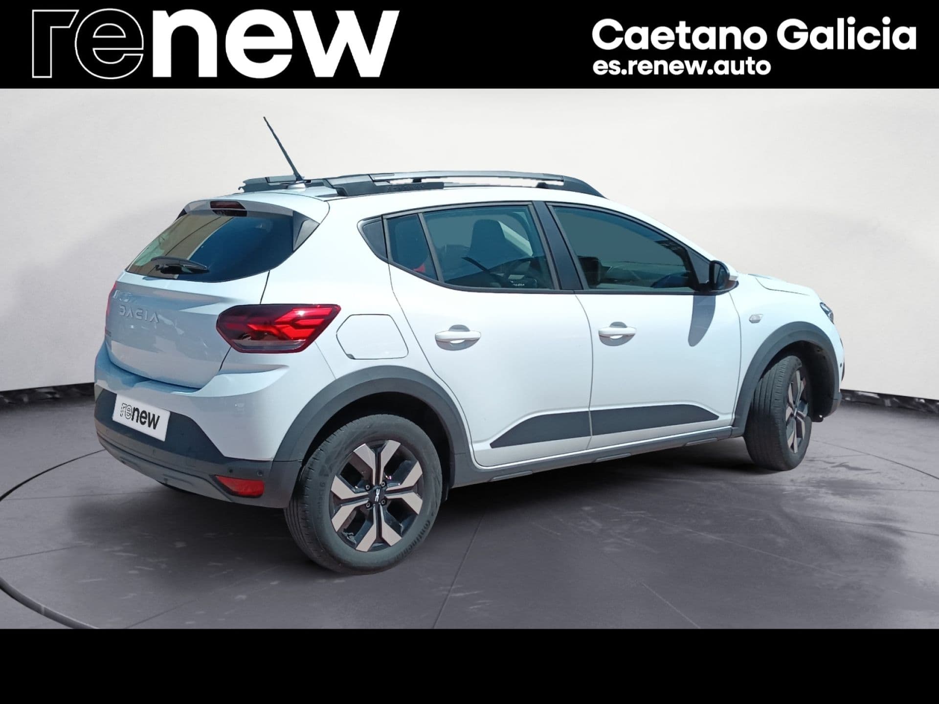 Dacia Sandero Stepway Expression Go 74kW (100CV) ECO-G, color Blanco Glaciar (opaco), 2024, foto 2 de 6