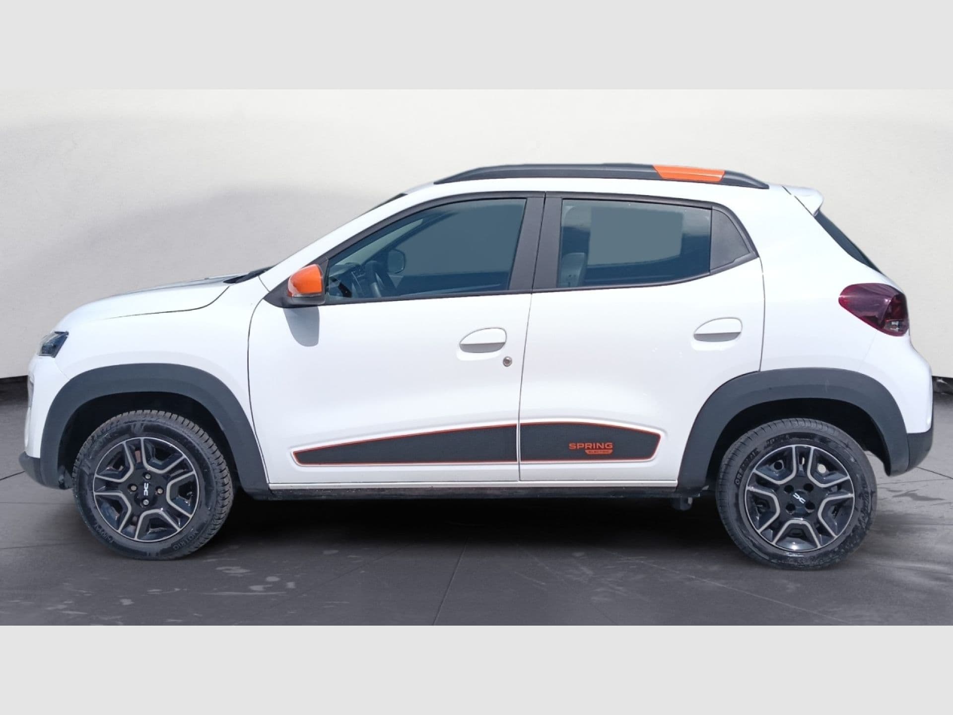 Dacia Spring Extreme Electric 48kW (65CV), color Blanco Caolin (opaco), 2024, foto 6 de 6