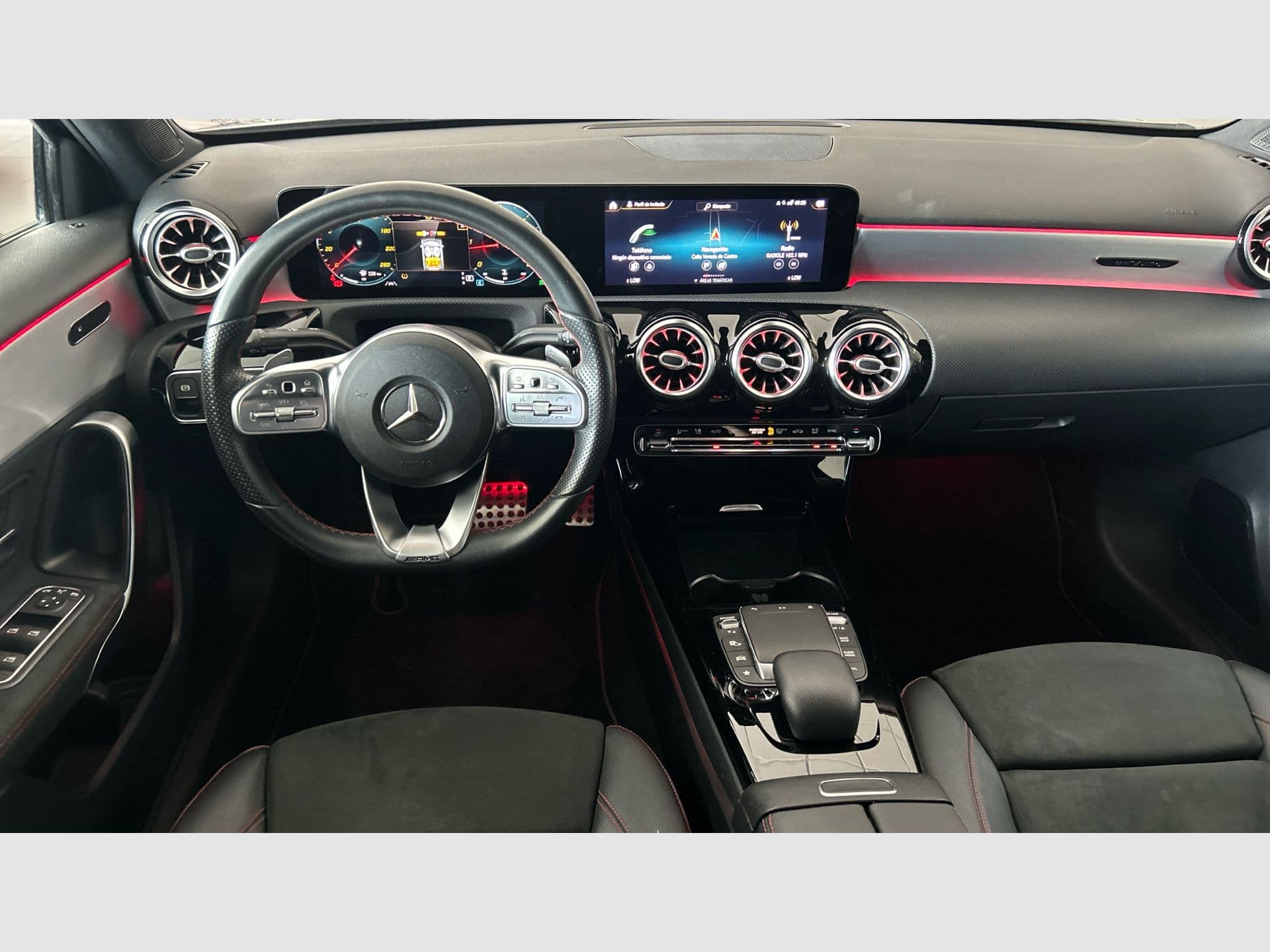 Mercedes-Benz Clase A Sedán A 200 d, color azul denim metalizado, 2021, foto 4 de 8