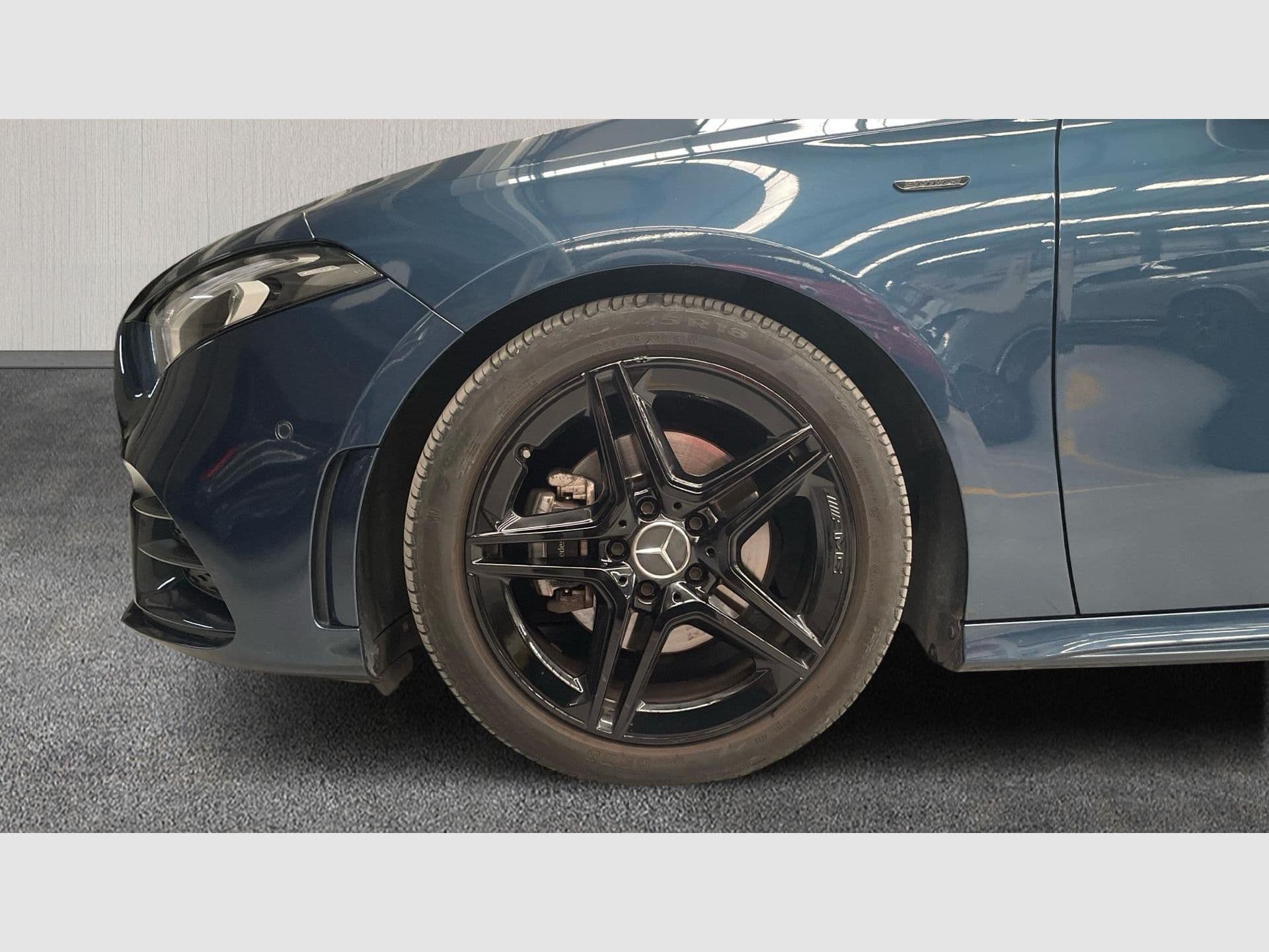 Mercedes-Benz Clase A Sedán A 200 d, color azul denim metalizado, 2021, foto 6 de 8