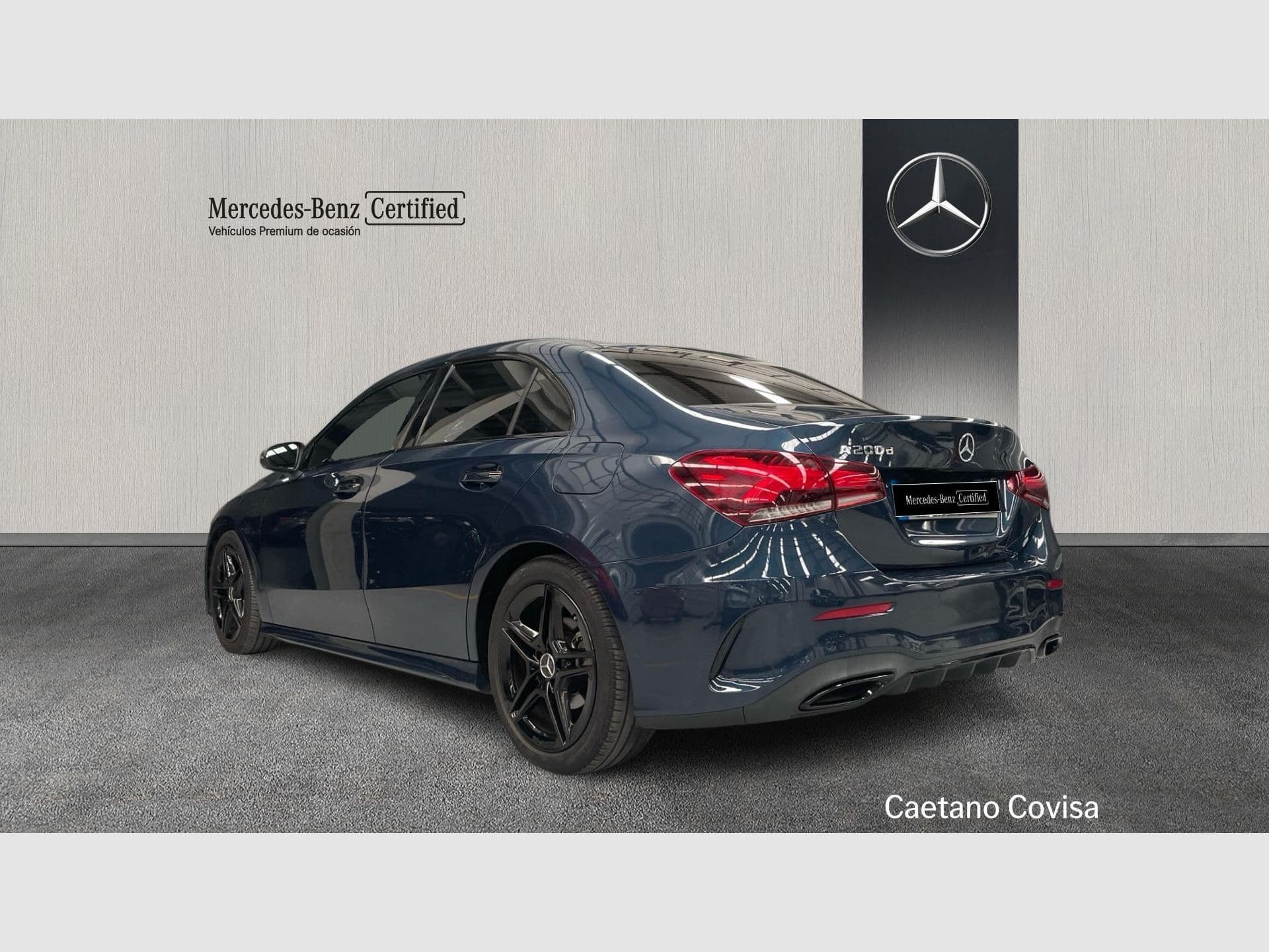 Mercedes-Benz Clase A Sedán A 200 d, color azul denim metalizado, 2021, foto 5 de 8