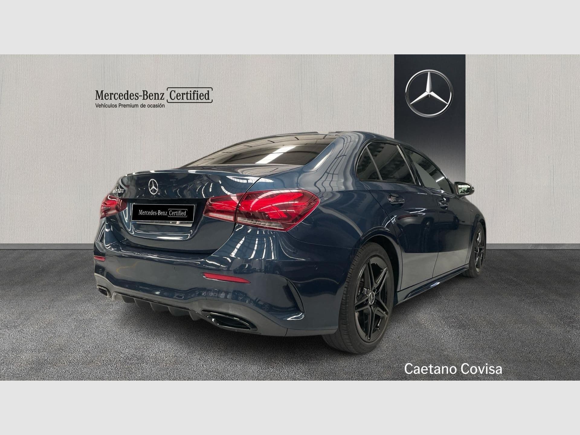 Mercedes-Benz Clase A Sedán A 200 d, color azul denim metalizado, 2021, foto 2 de 8