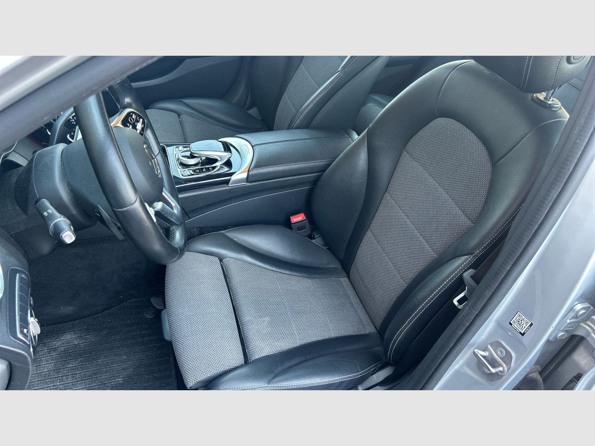 Mercedes-Benz Clase C 220 d, color Plata Iridio (metalizado), 2020, foto 7 de 8