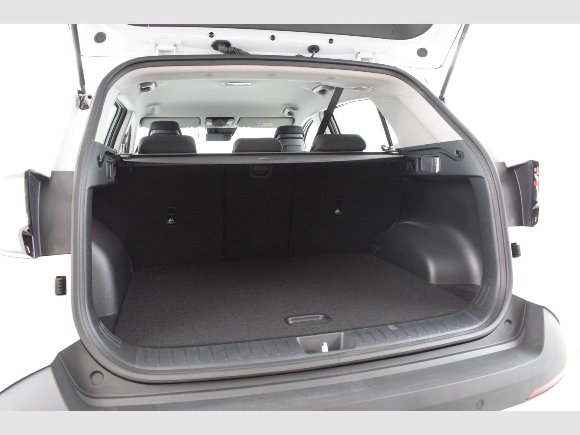 Kia Sportage 1.6 T-GDi 110kW (150CV) Drive 4x2, color Cassa White (sólido), 2026, foto 7 de 8