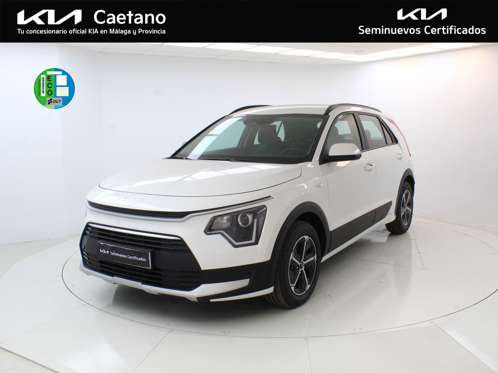 Kia Niro 1.6 GDi HEV 102kW (139CV) Concept, color Clear White (sólido), 2026, foto 1 de 8