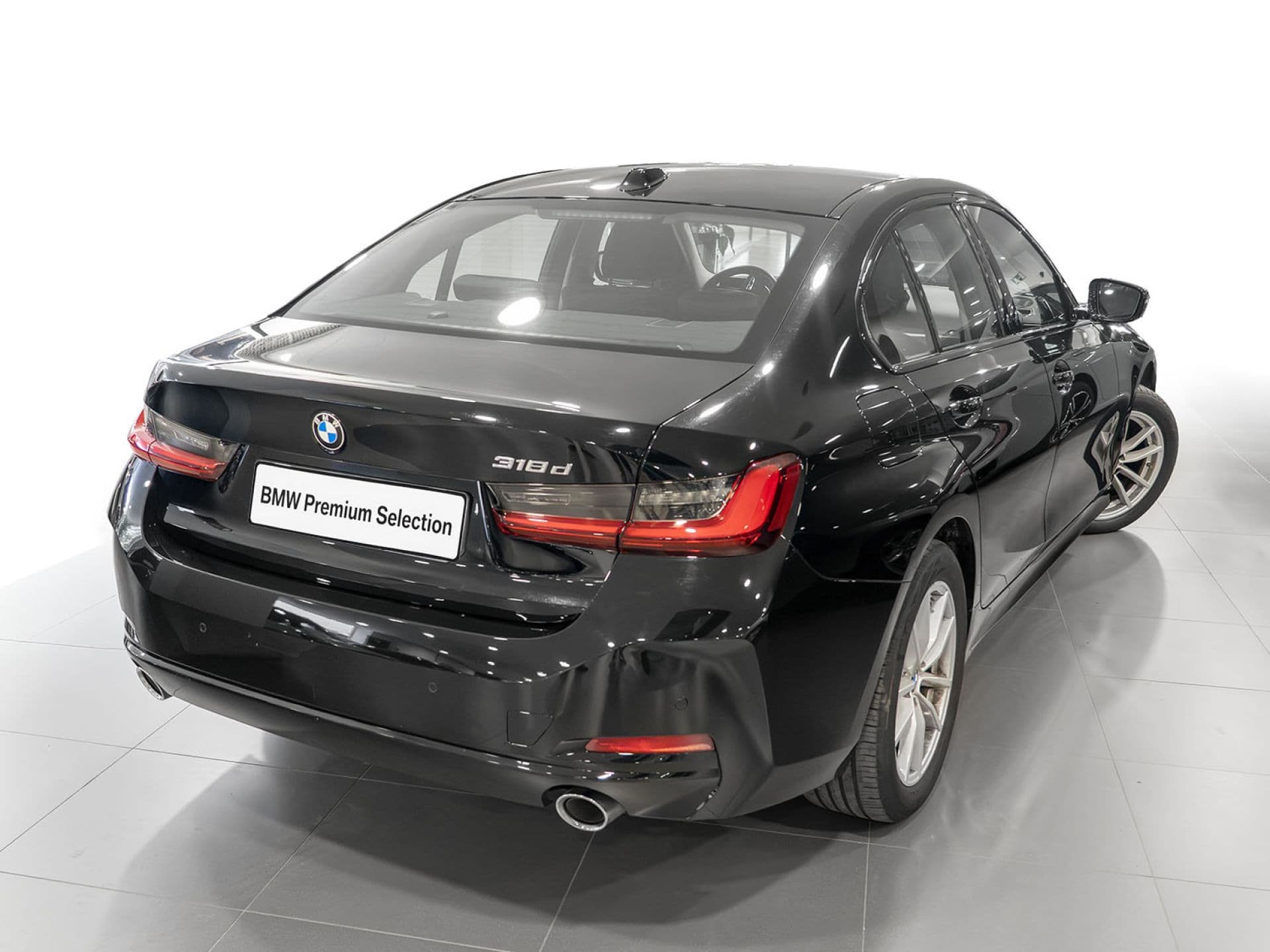 BMW Serie 3 318d Auto., color Negro (sólido), 2022, foto 4 de 8