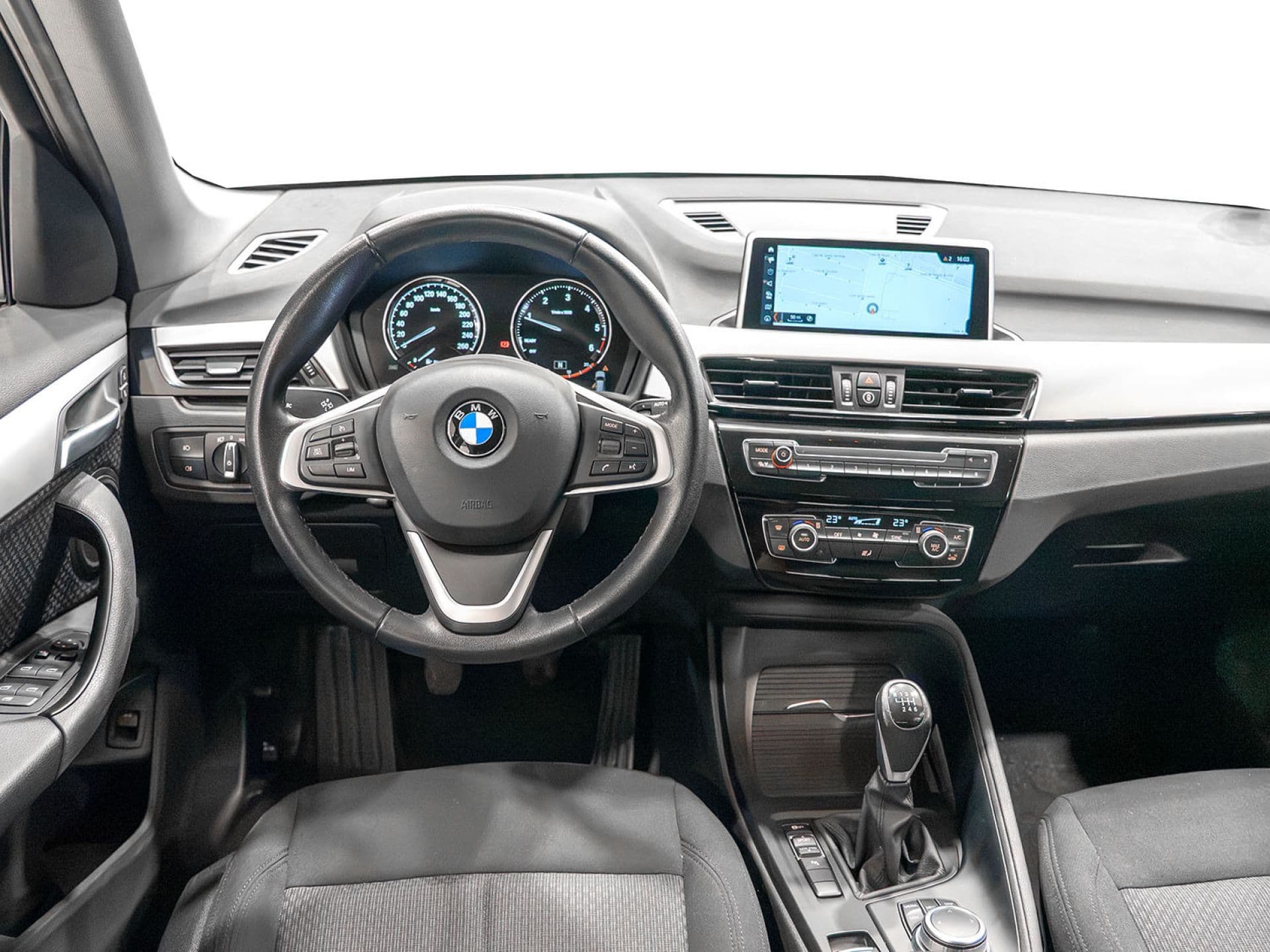 BMW X1 sDrive18d Business, color Alpinweiß (sólido), 2019, foto 7 de 8