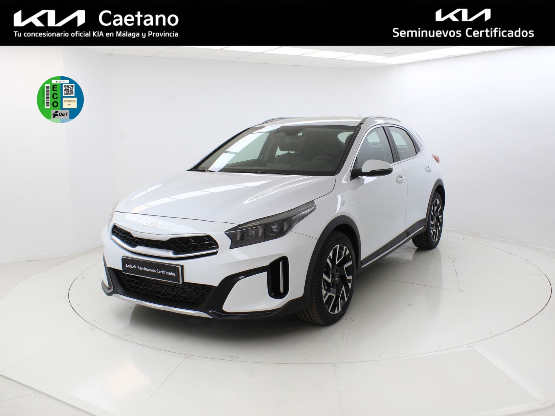 Kia XCeed 1.5 MHEV Tech 103kW (140CV) DCT, color Cassa White (sólido), 2026, foto 1 de 8