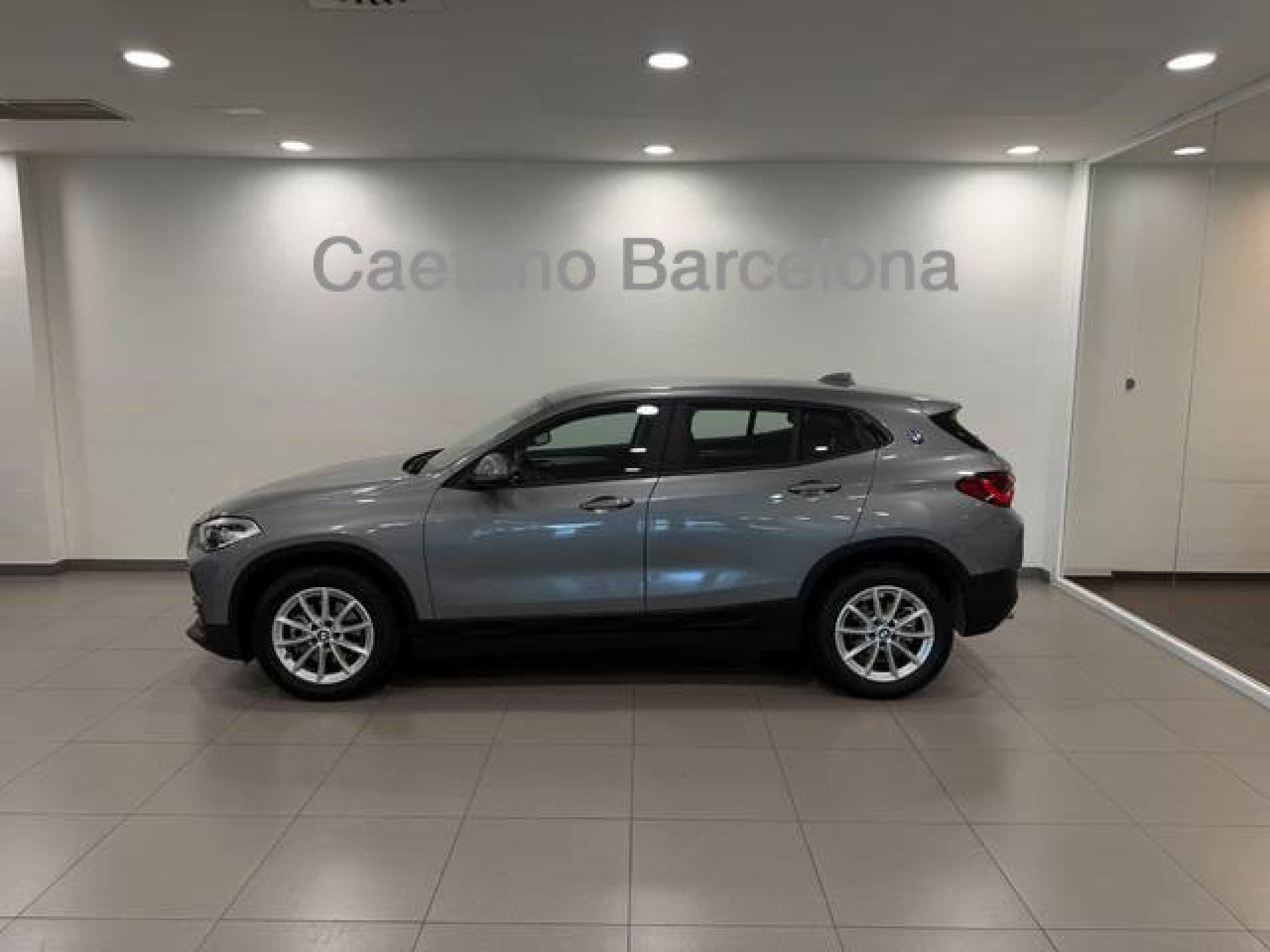 BMW X2 sDrive18dA Business, color Skyscraper Grau Metallic, 2022, foto 2 de 8
