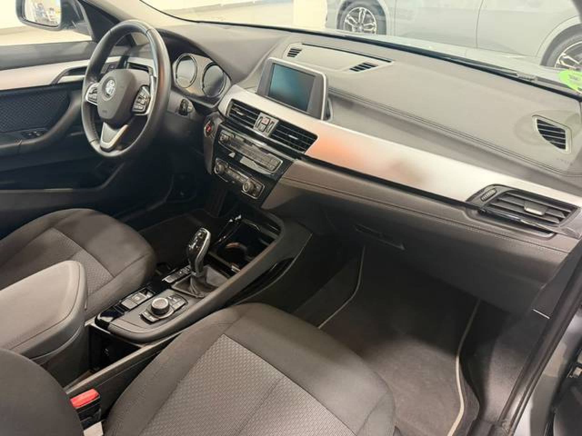 BMW X2 sDrive18dA Business, color Skyscraper Grau Metallic, 2022, foto 7 de 8