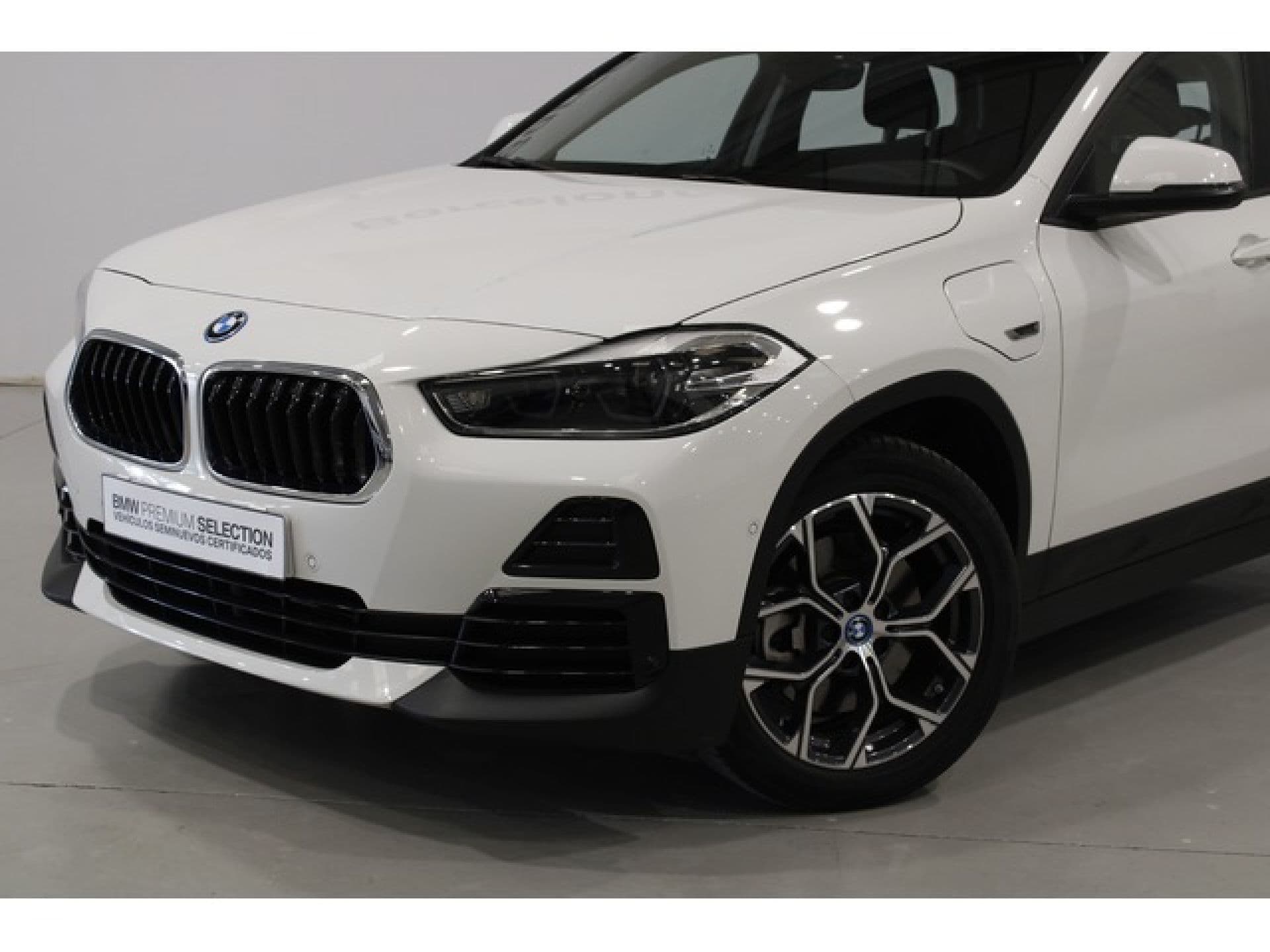 BMW X2 xDrive25e Auto, color Alpinweiß (sólido), 2022, foto 6 de 8