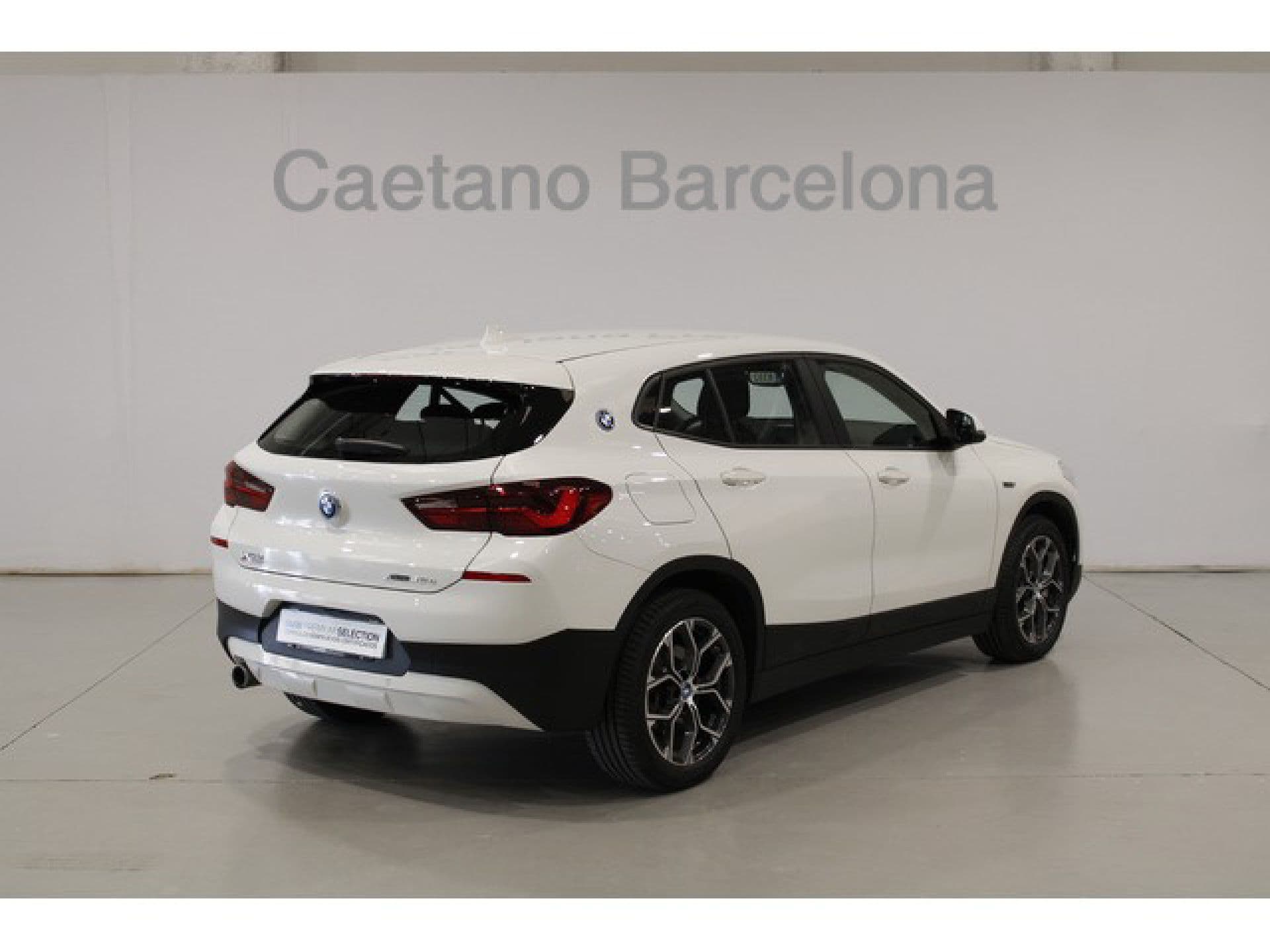 BMW X2 xDrive25e Auto, color Alpinweiß (sólido), 2022, foto 4 de 8