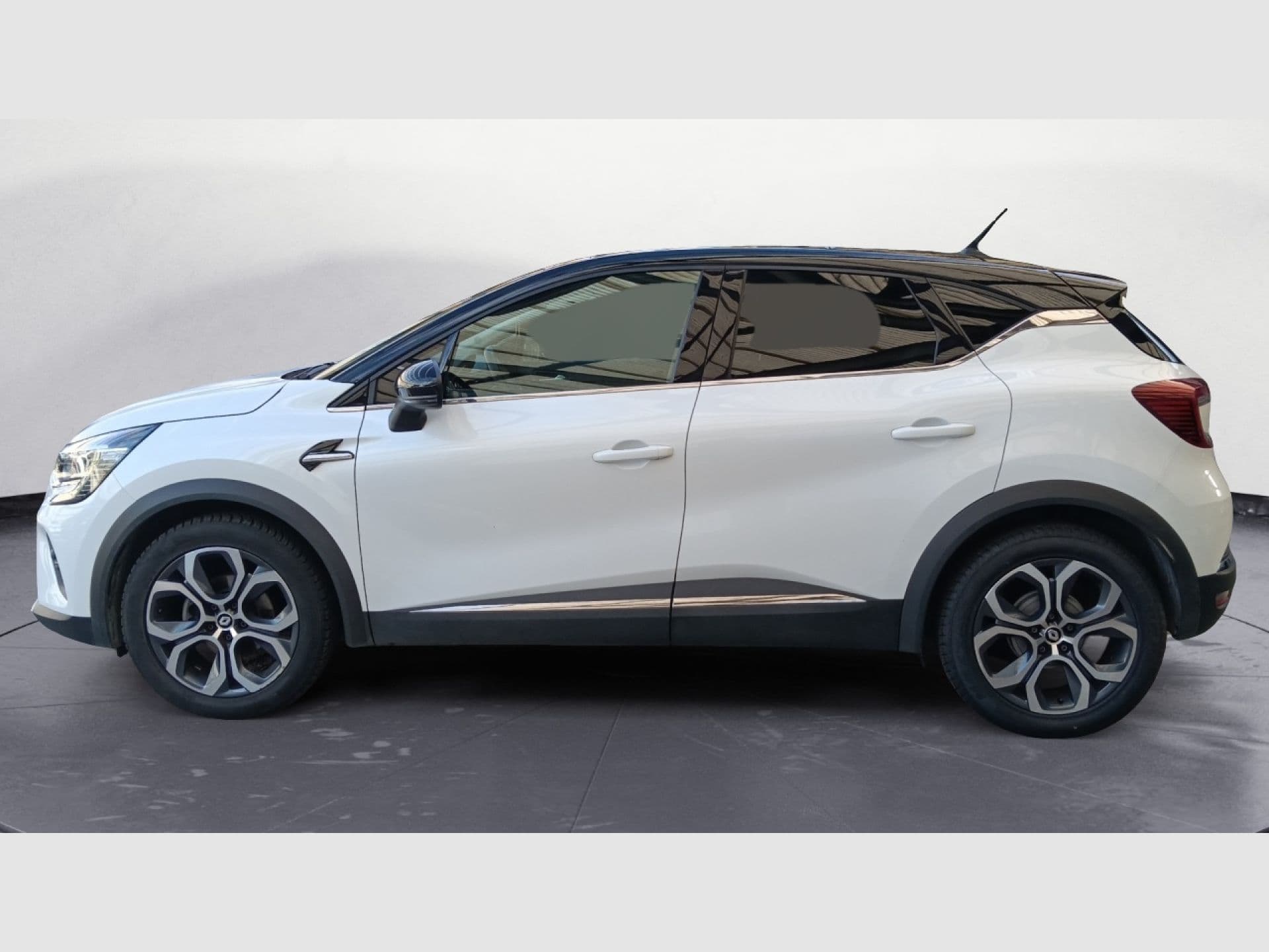 Renault Captur zen fast track TCe 103 kW (140CV) GPF, color Blanco Nacarado (metalizado) + techo negro, 2022, foto 6 de 6