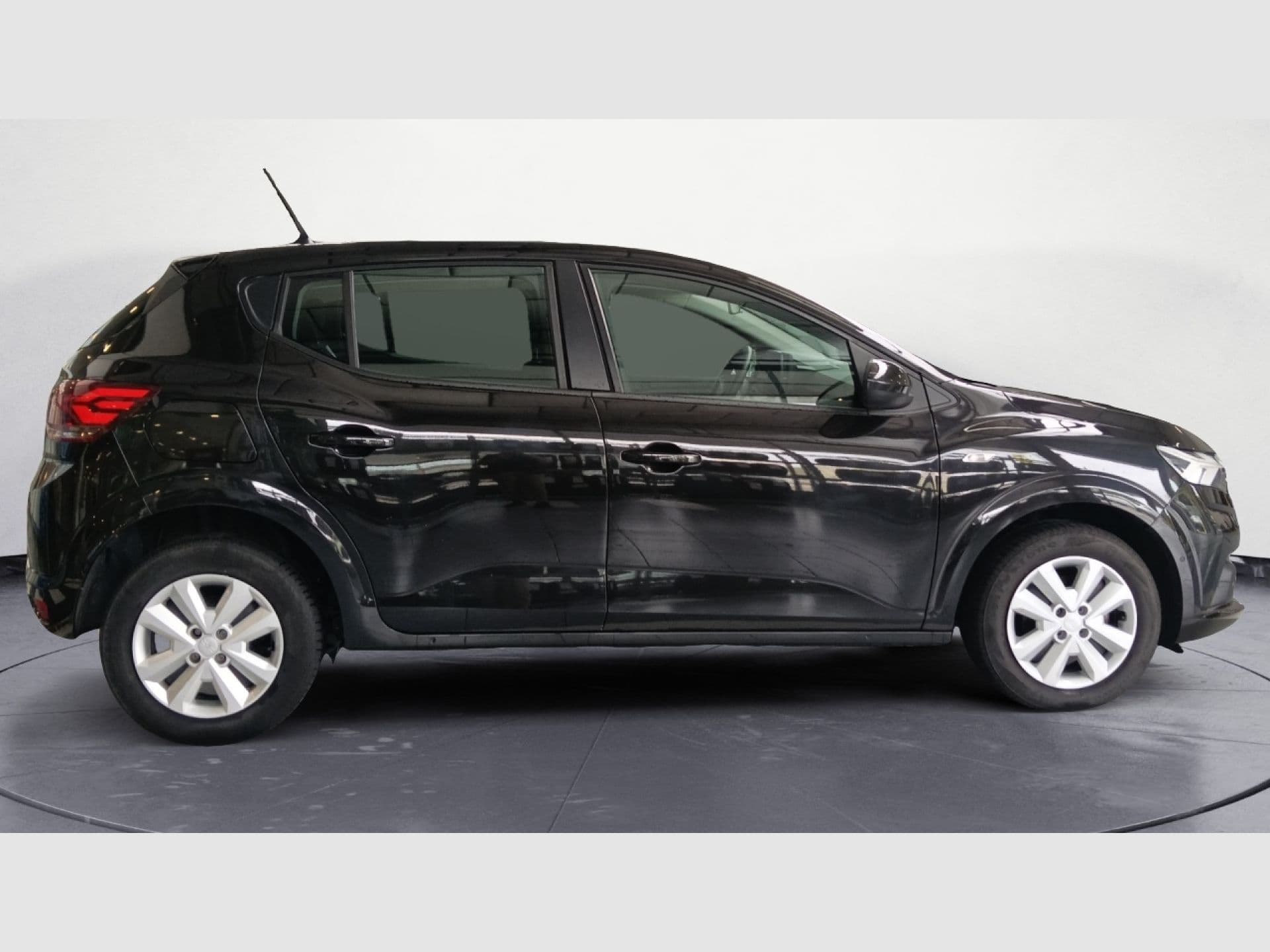 Dacia Sandero Expression 74kW (100CV) ECO-G, color Negro Nacarado (metalizado), 2024, foto 5 de 6