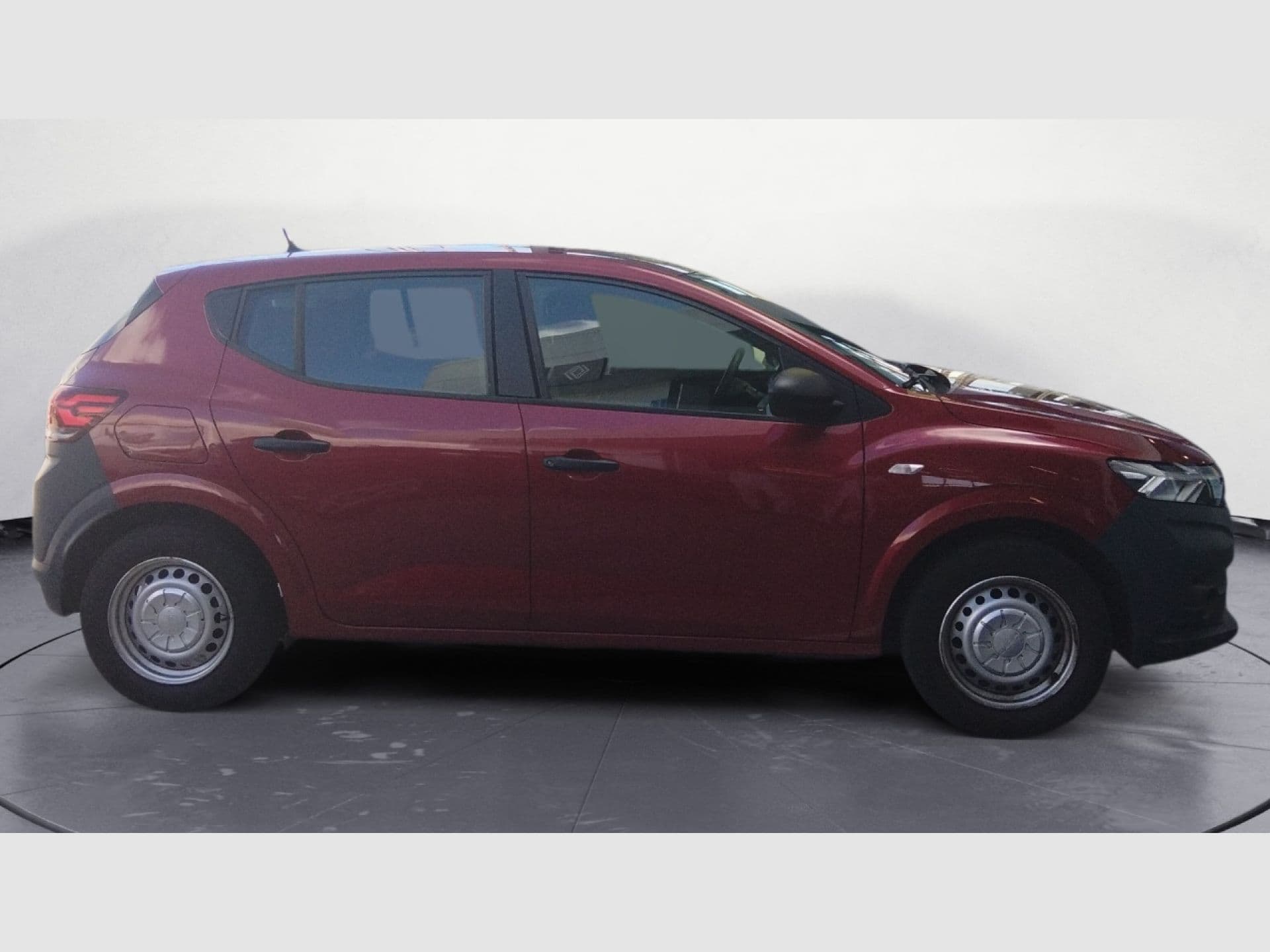 Dacia Sandero Access SCe 49kW (65CV), color Rojo Fusión (metalizado), 2022, foto 5 de 6