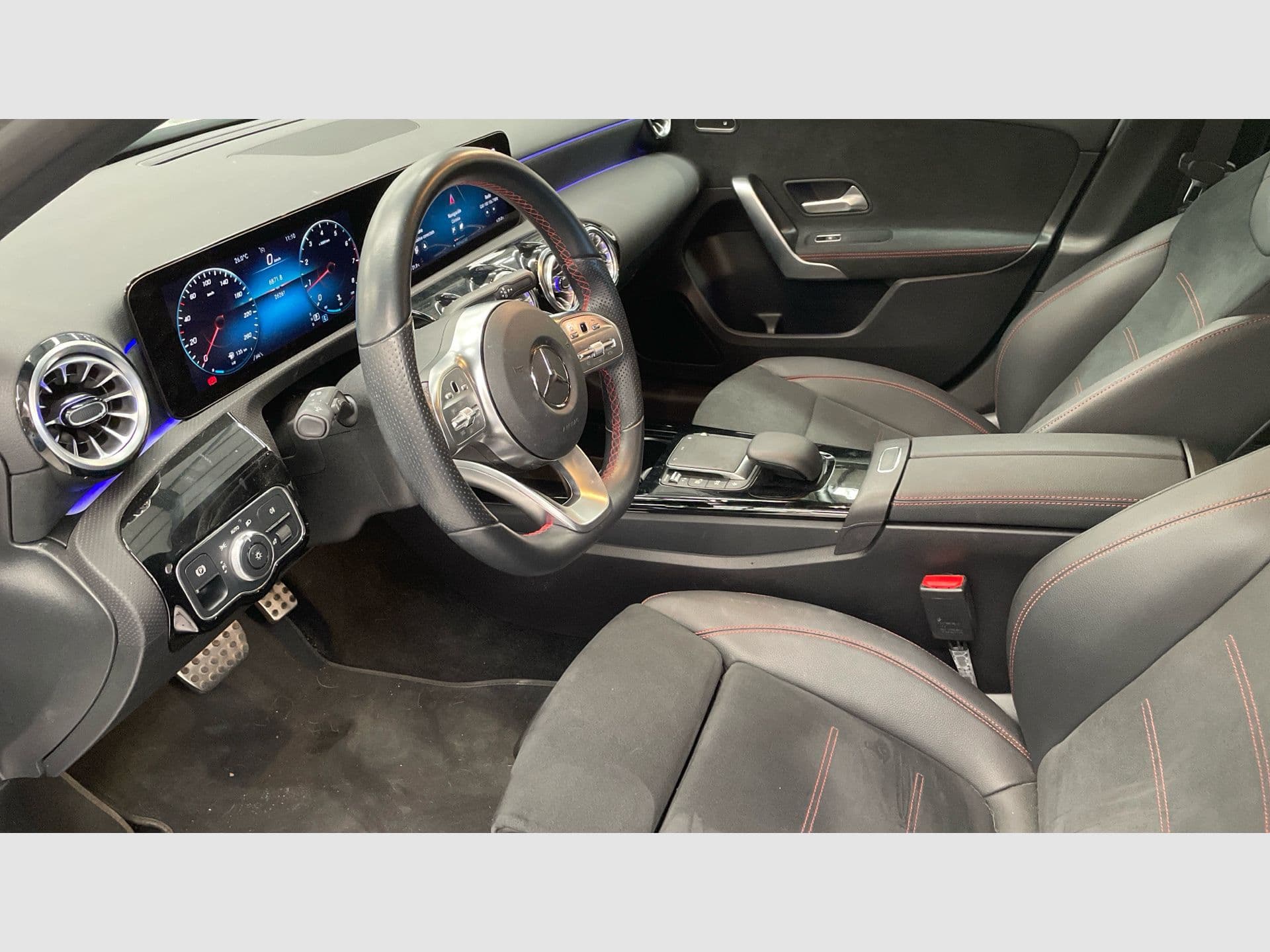 Mercedes-Benz Clase A 180, color Plata Iridio metalizado, 2022, foto 6 de 8