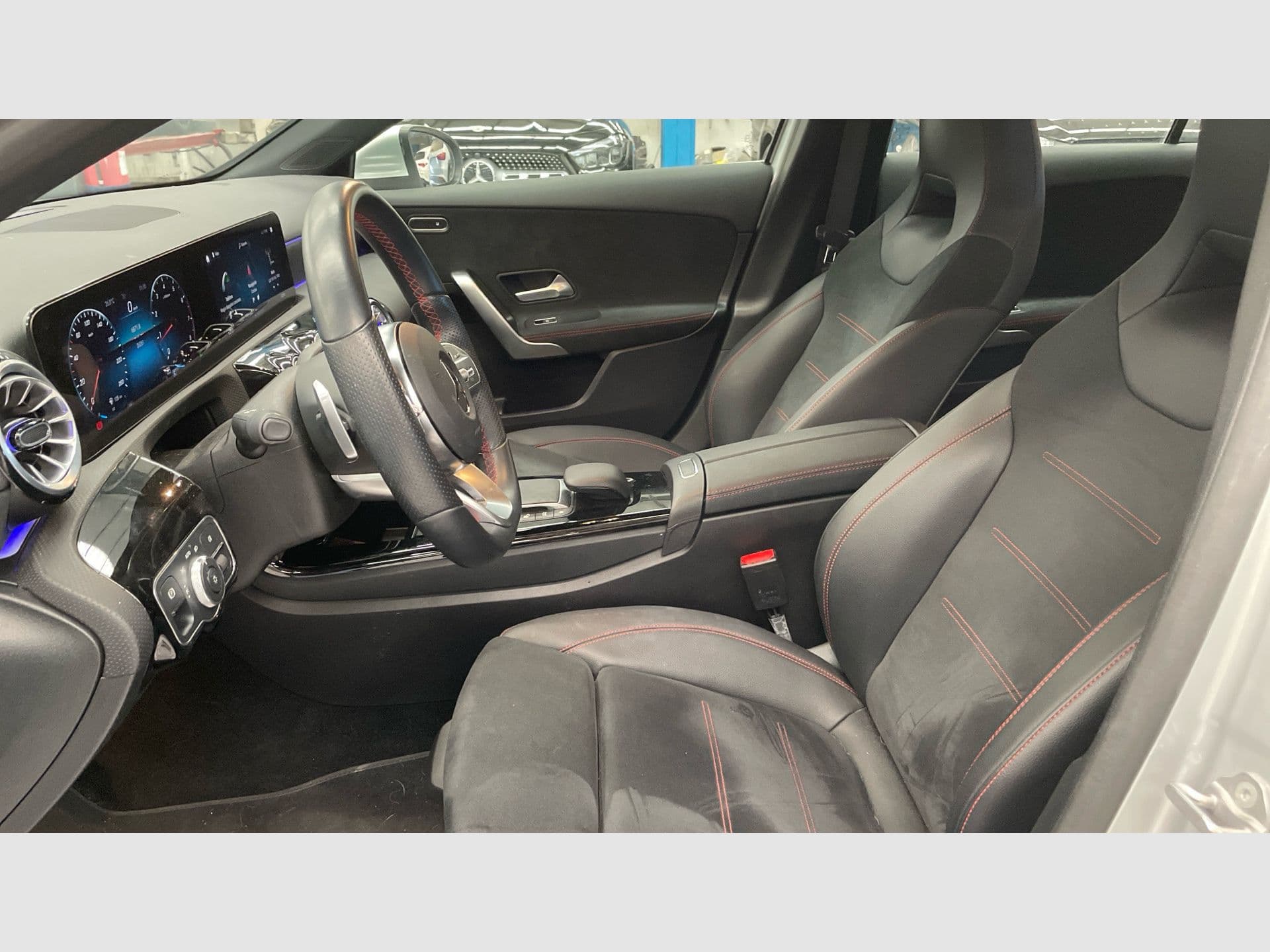 Mercedes-Benz Clase A 180, color Plata Iridio metalizado, 2022, foto 7 de 8