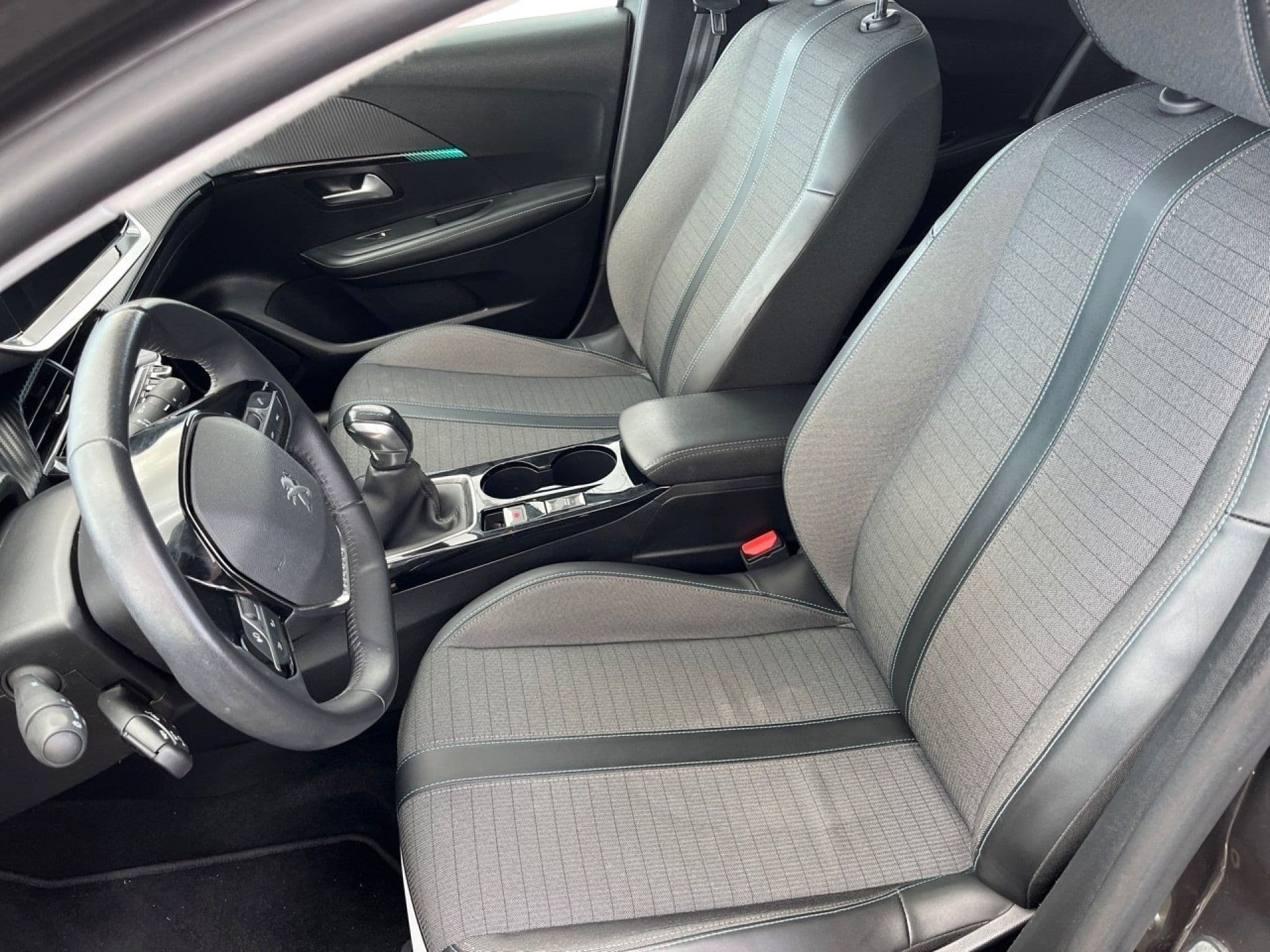 Peugeot 208 – foto 10