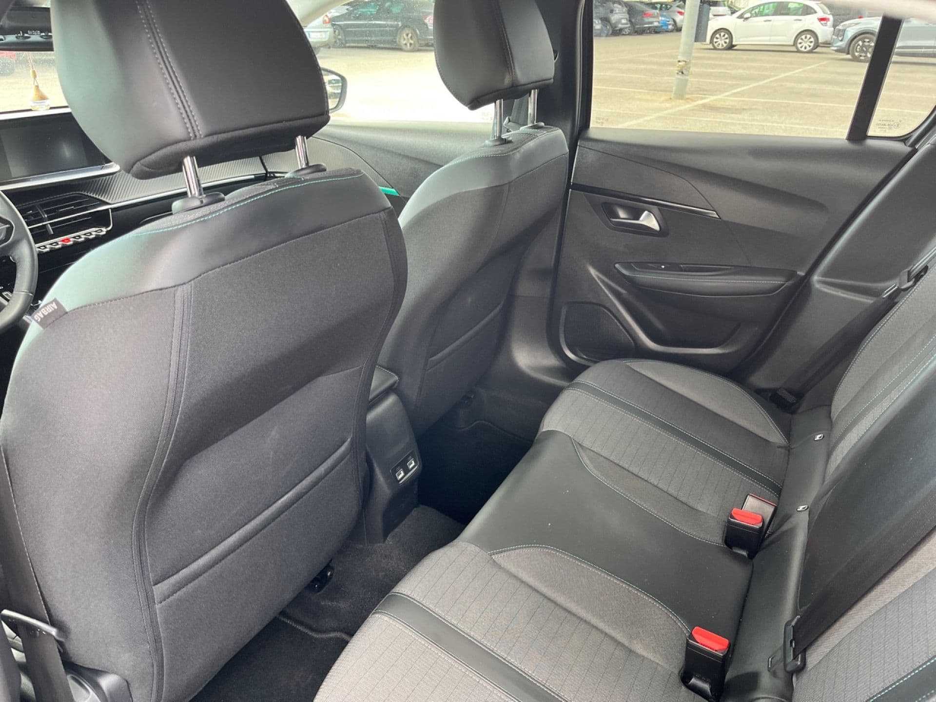 Peugeot 208 – foto 12