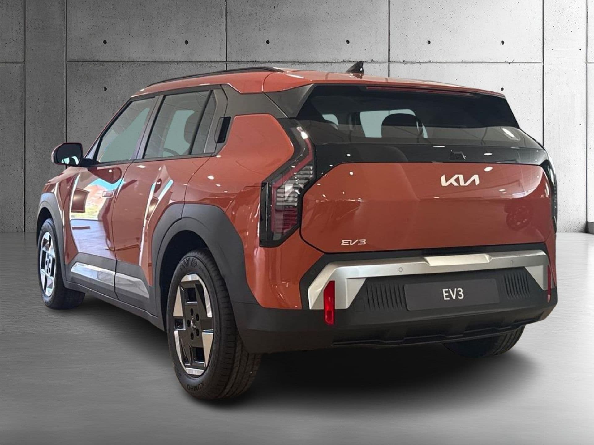 Kia EV3 Air Long Range, color Terra Cotta (metalizada), 2026, foto 6 de 8