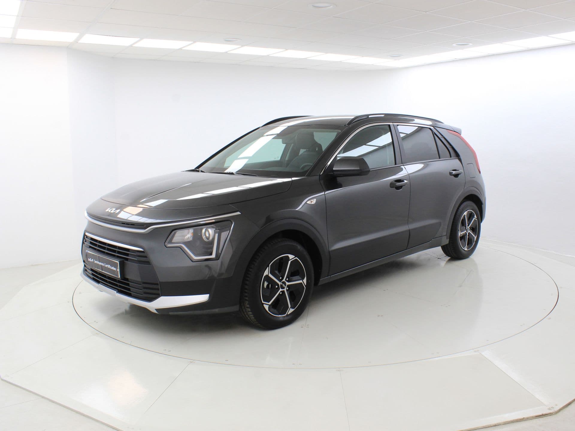 Kia Niro 1.6 GDi HEV 95kW (129CV) Concept, color Interstellar Gray (metalizado), 2026, foto 2 de 8