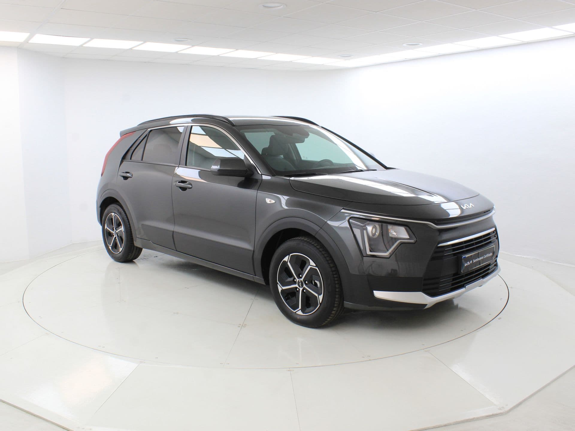 Kia Niro 1.6 GDi HEV 95kW (129CV) Concept, color Interstellar Gray (metalizado), 2026, foto 5 de 8